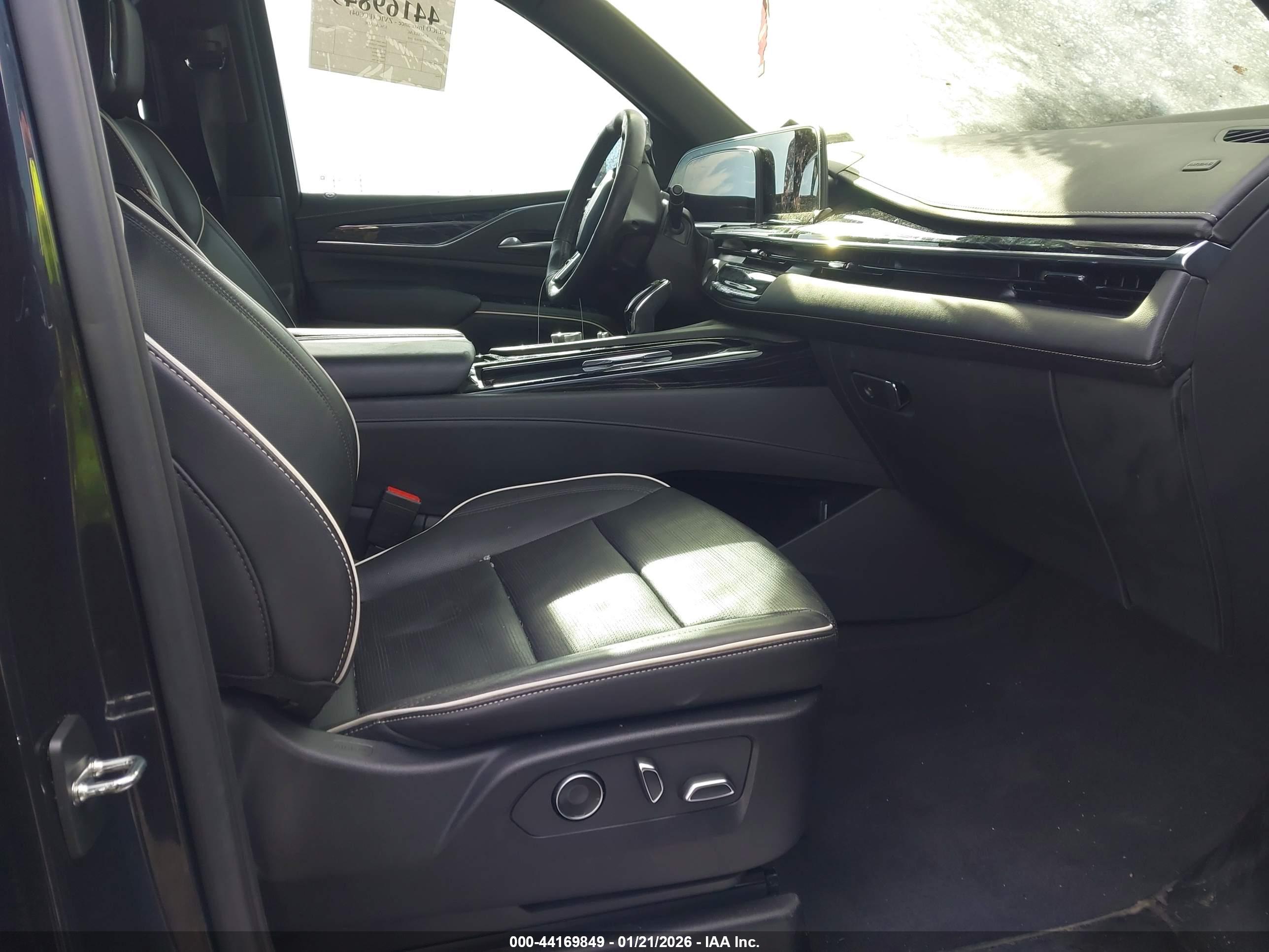 CADILLAC ESCALADE image 5