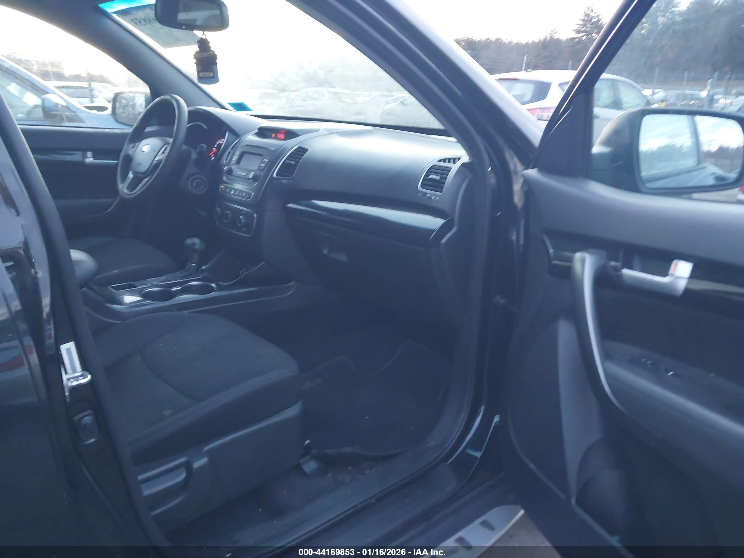 KIA SORENTO image 5