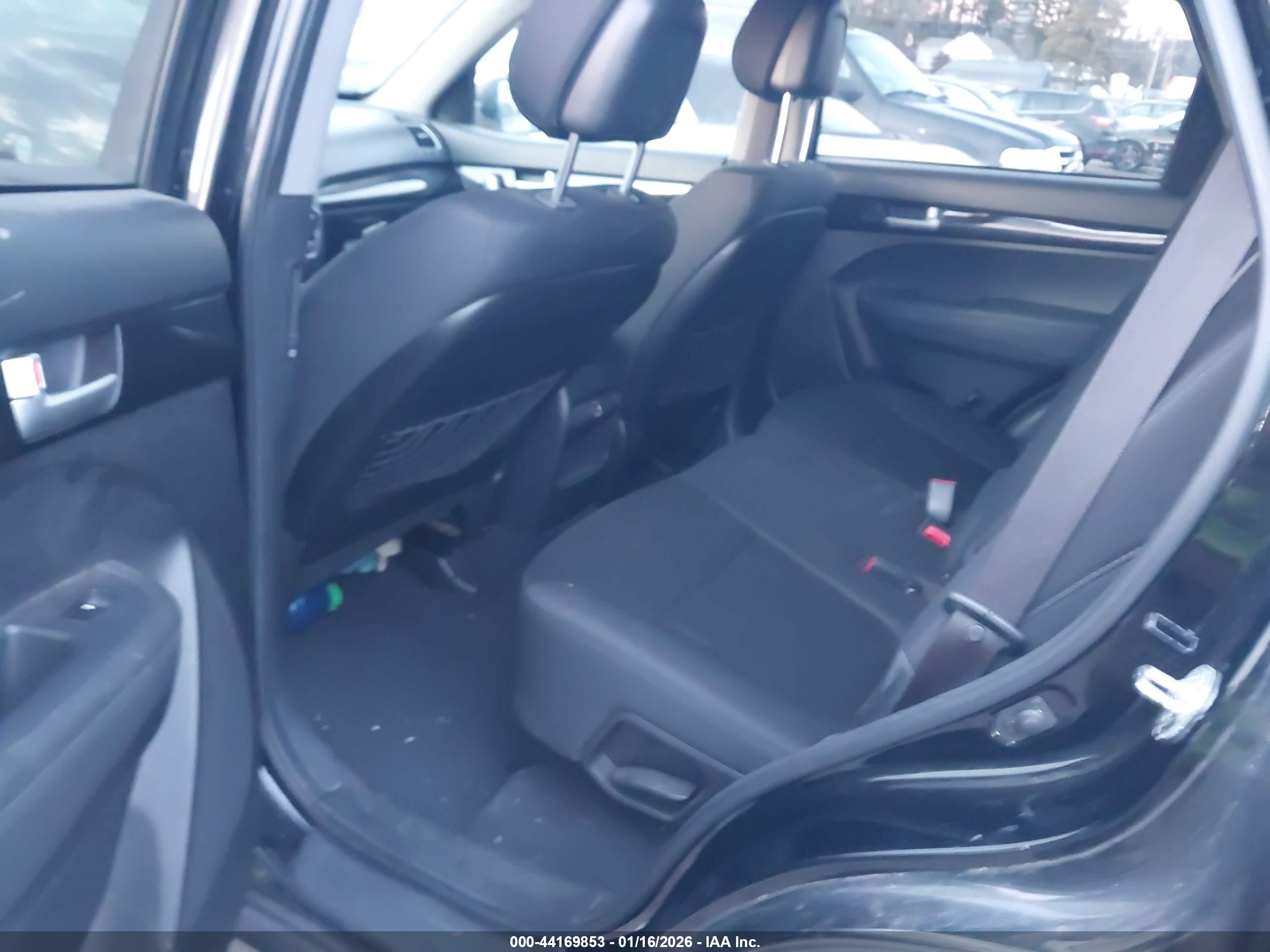 KIA SORENTO image 8