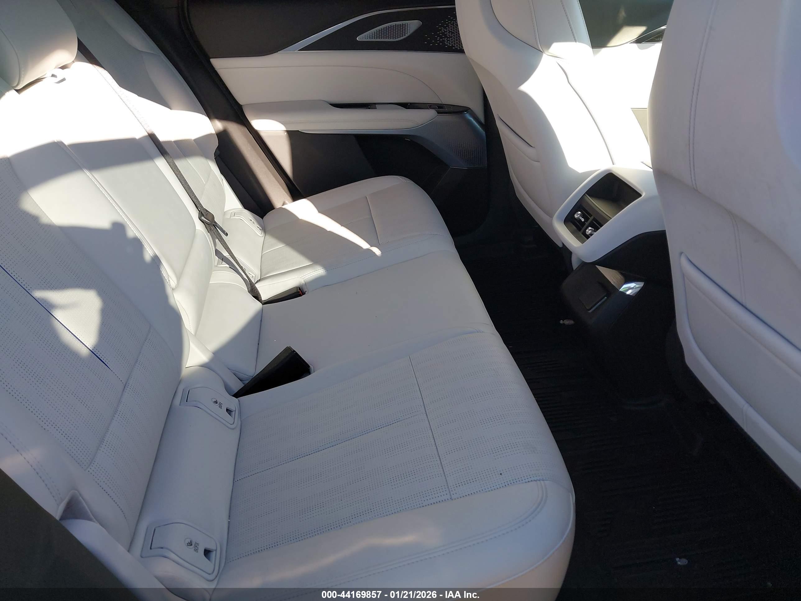 CADILLAC LYRIQ image 8