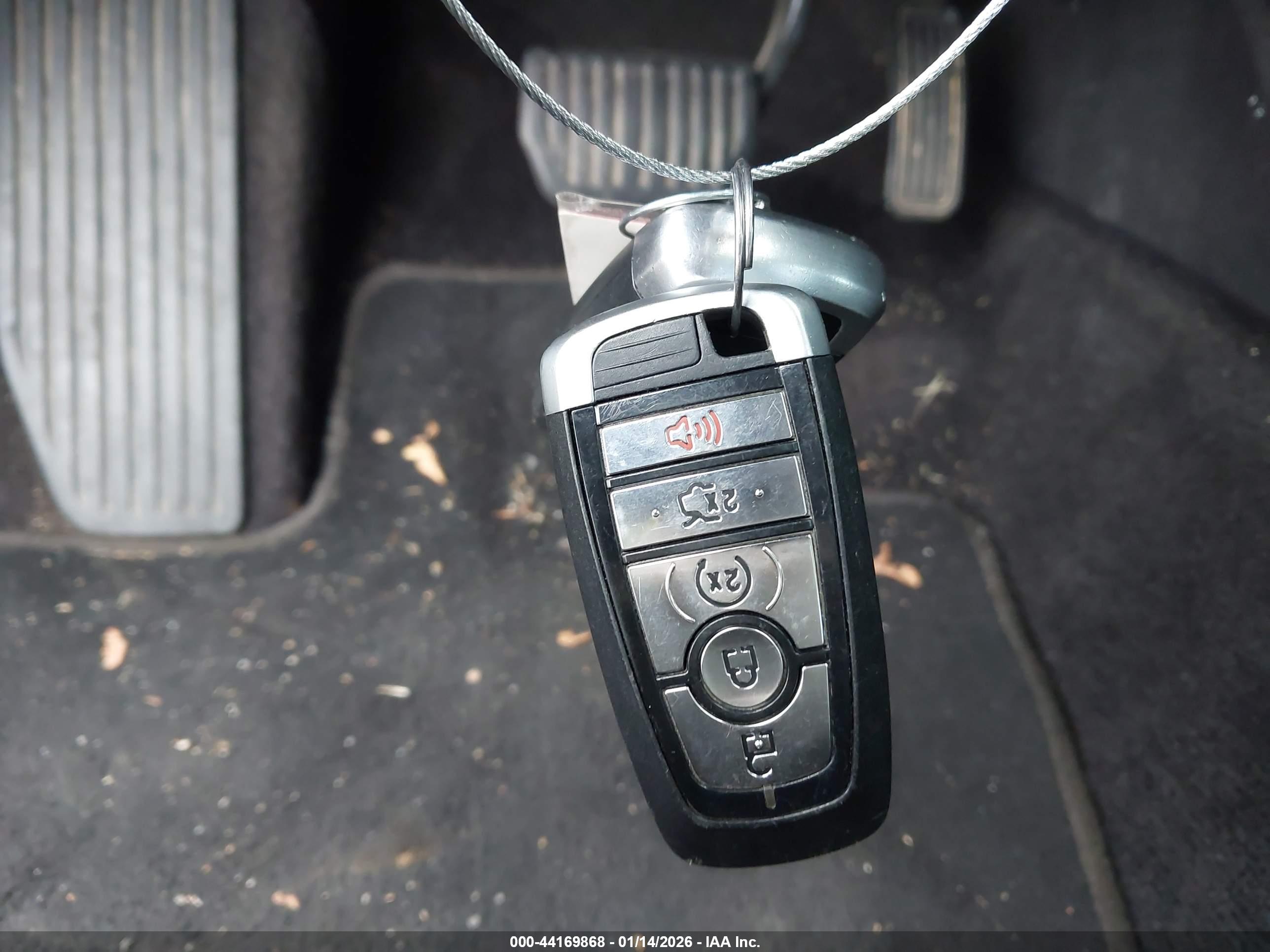 FORD FUSION image 11