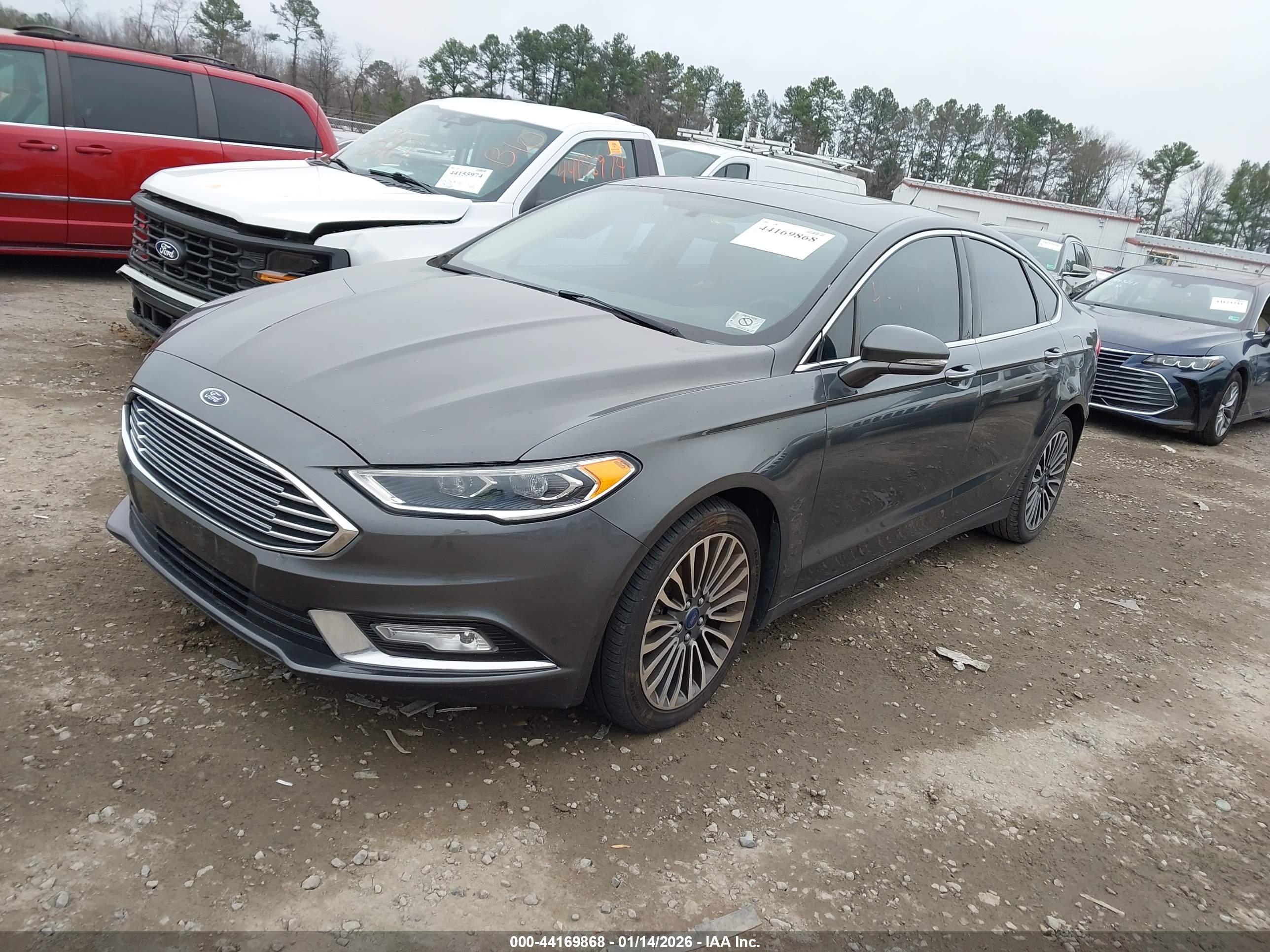 FORD FUSION image 2