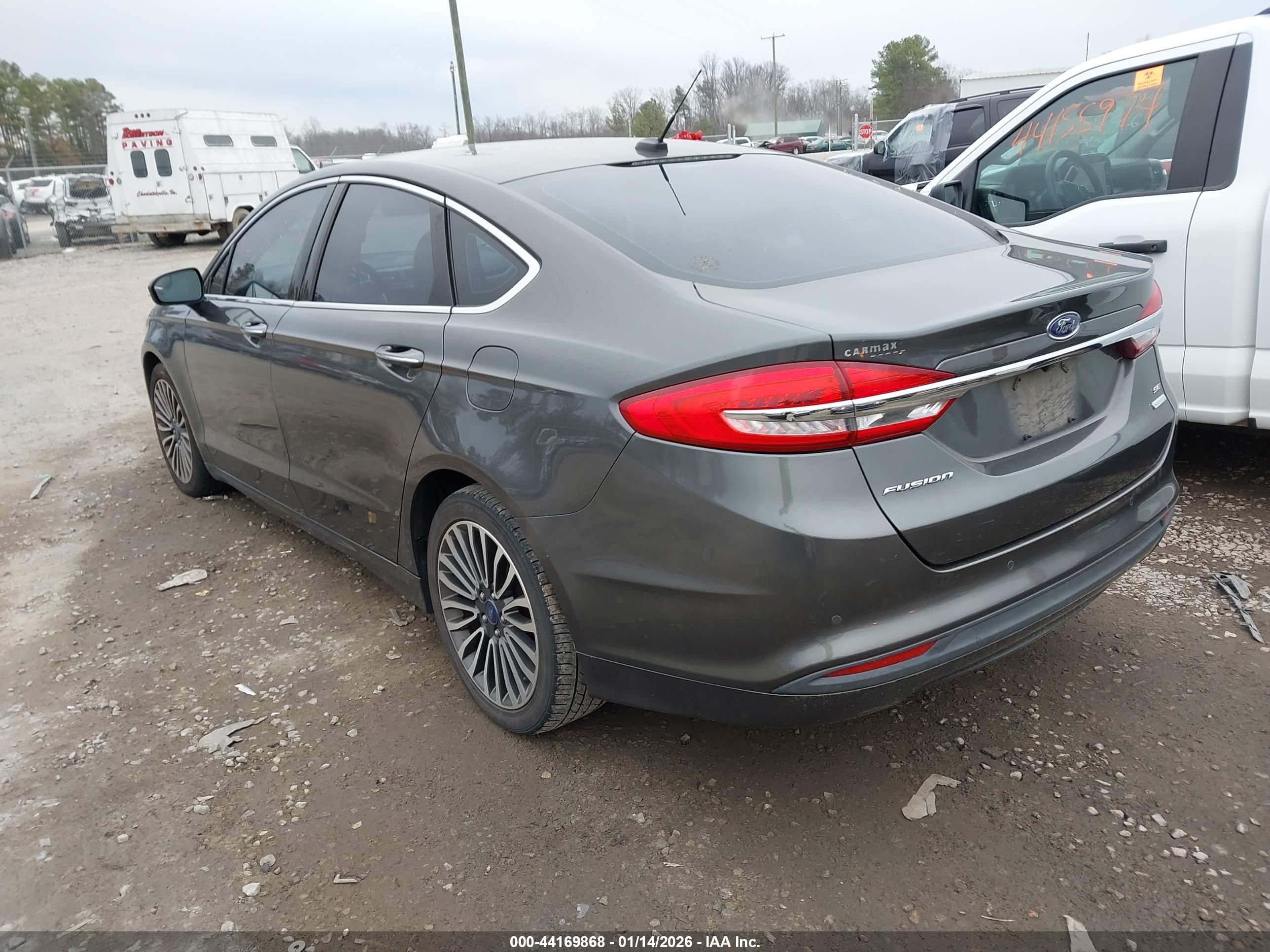 FORD FUSION image 3