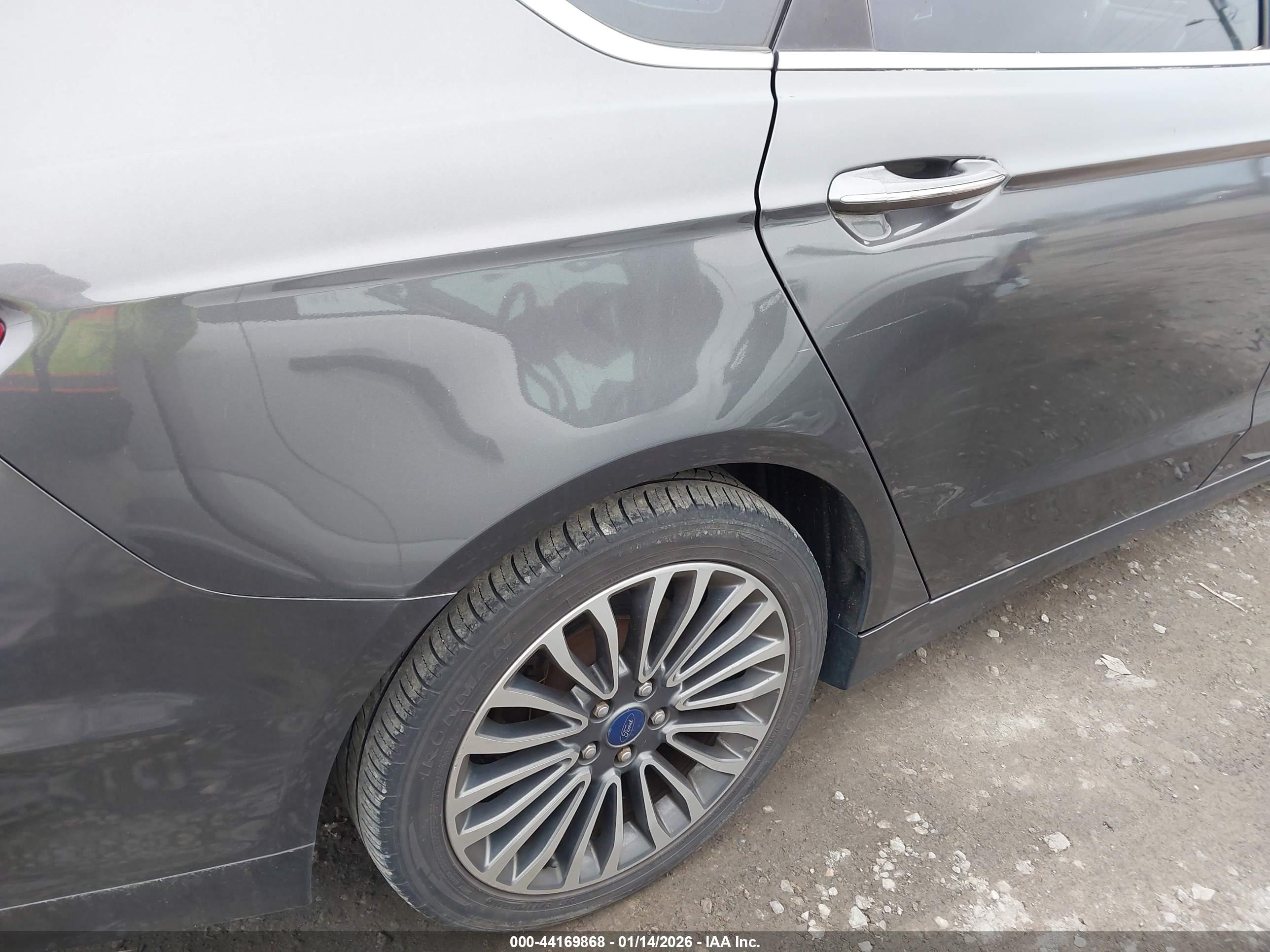 FORD FUSION image 6
