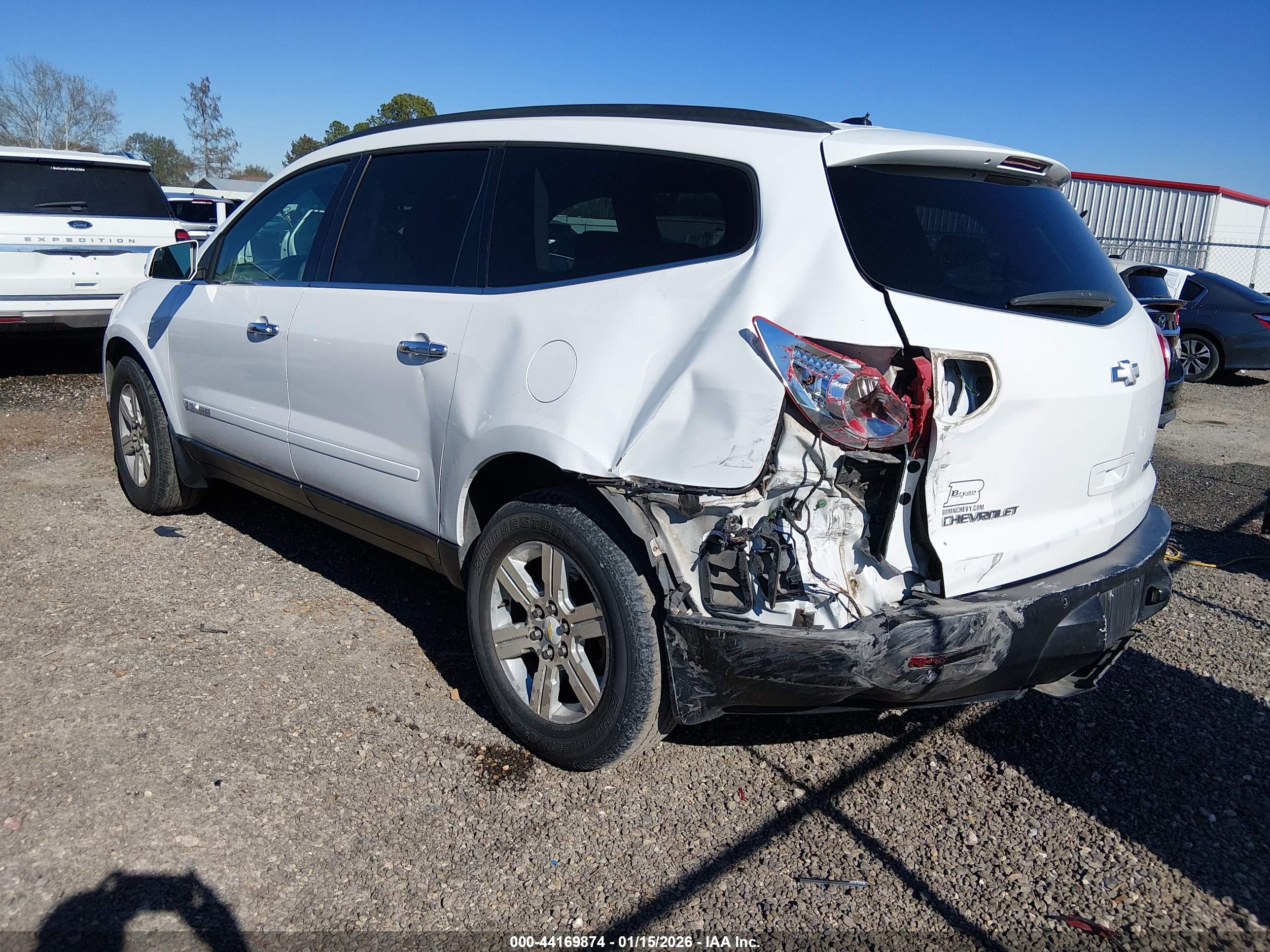 CHEVROLET TRAVERSE image 3