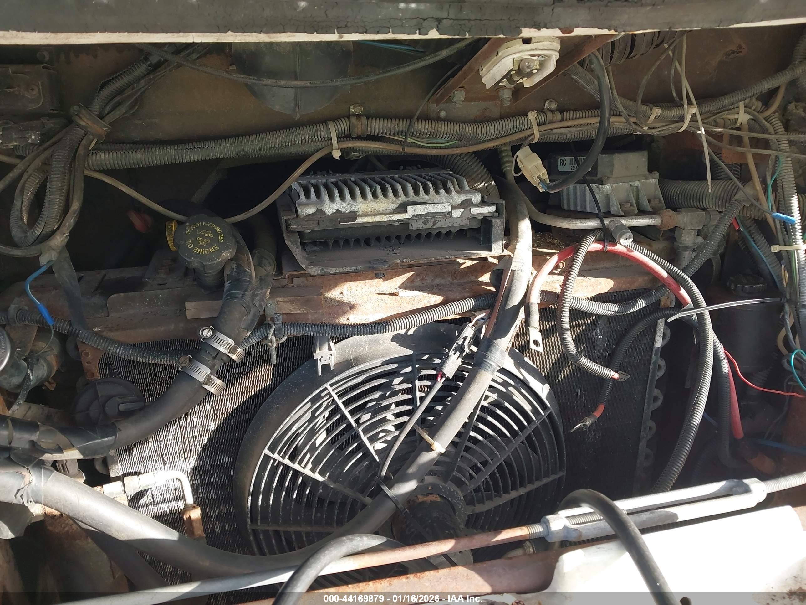 CHEVROLET P30 image 10