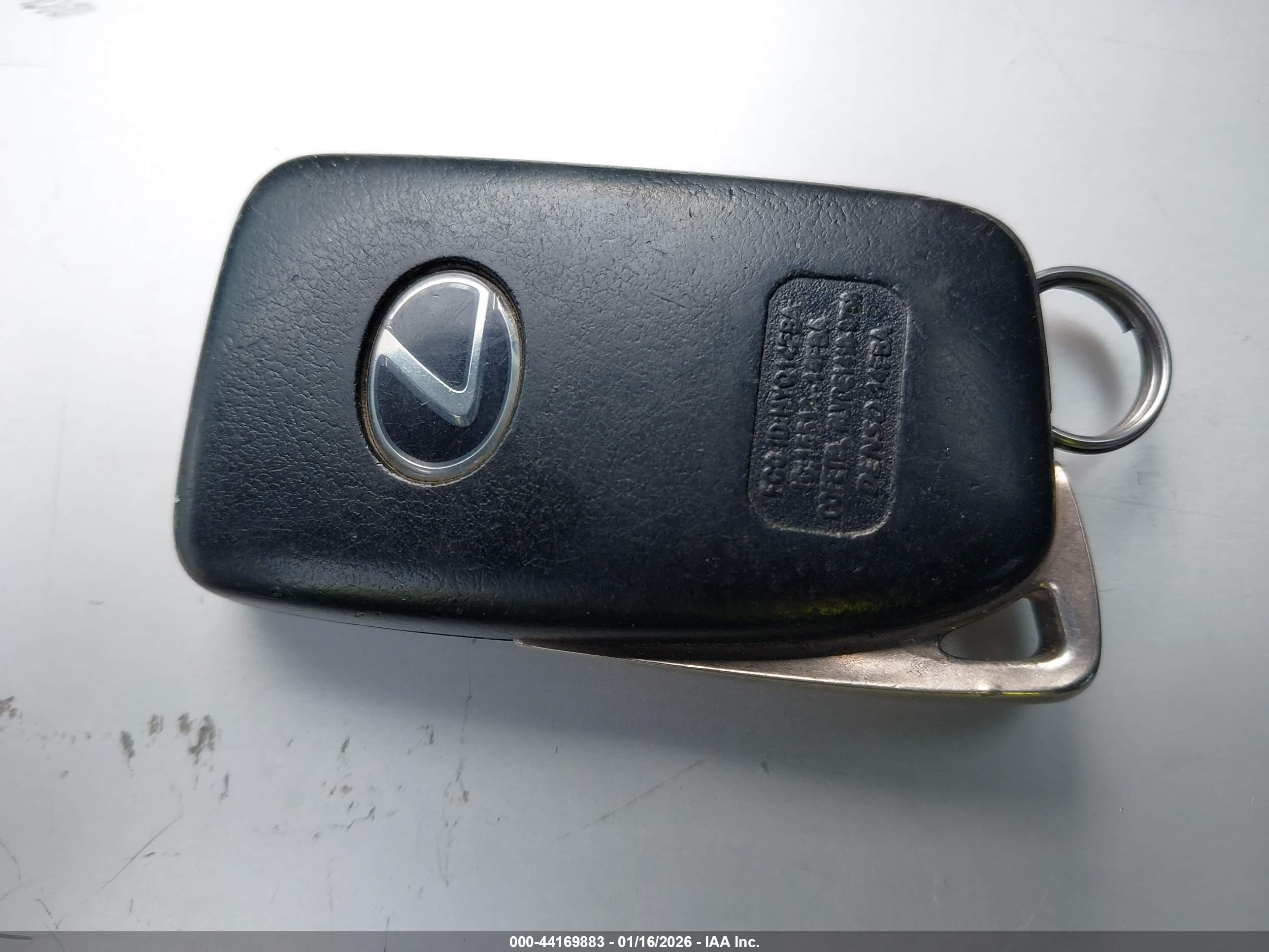 LEXUS IS image 11
