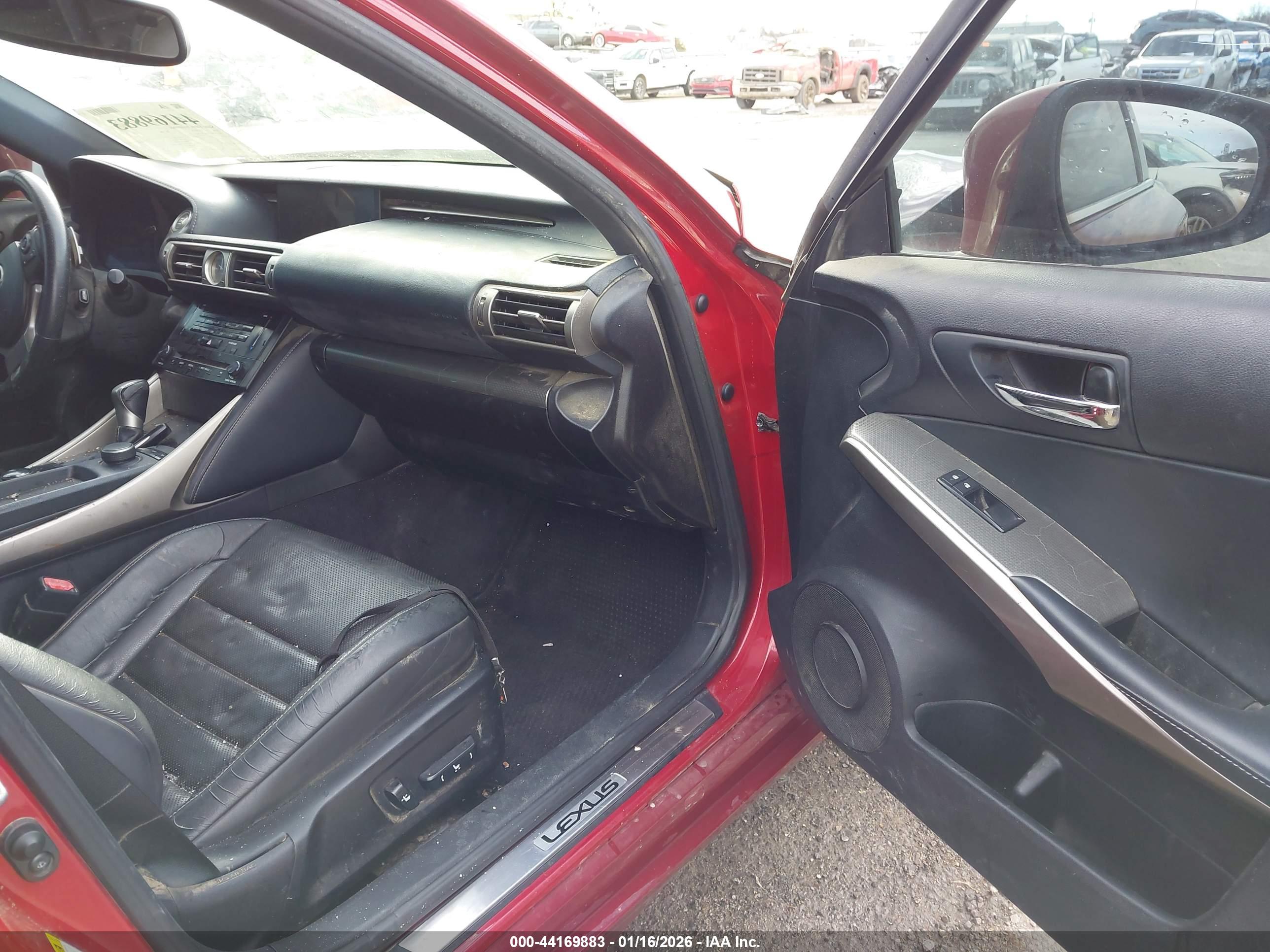 LEXUS IS image 5