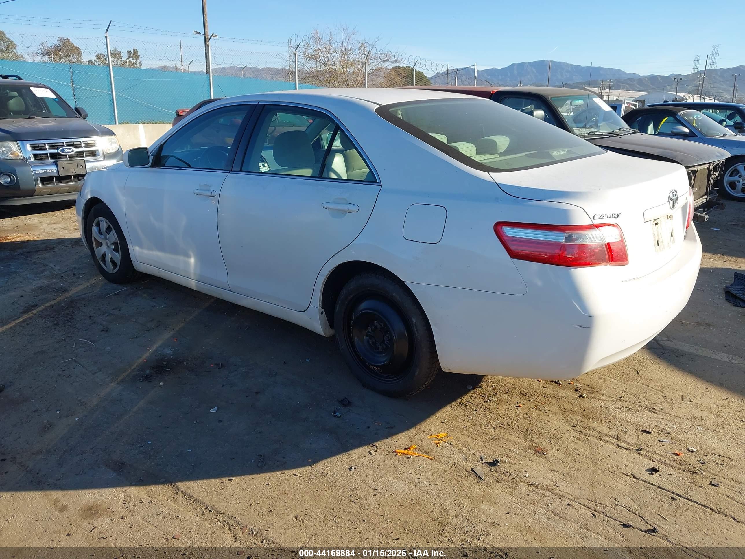 TOYOTA CAMRY image 3