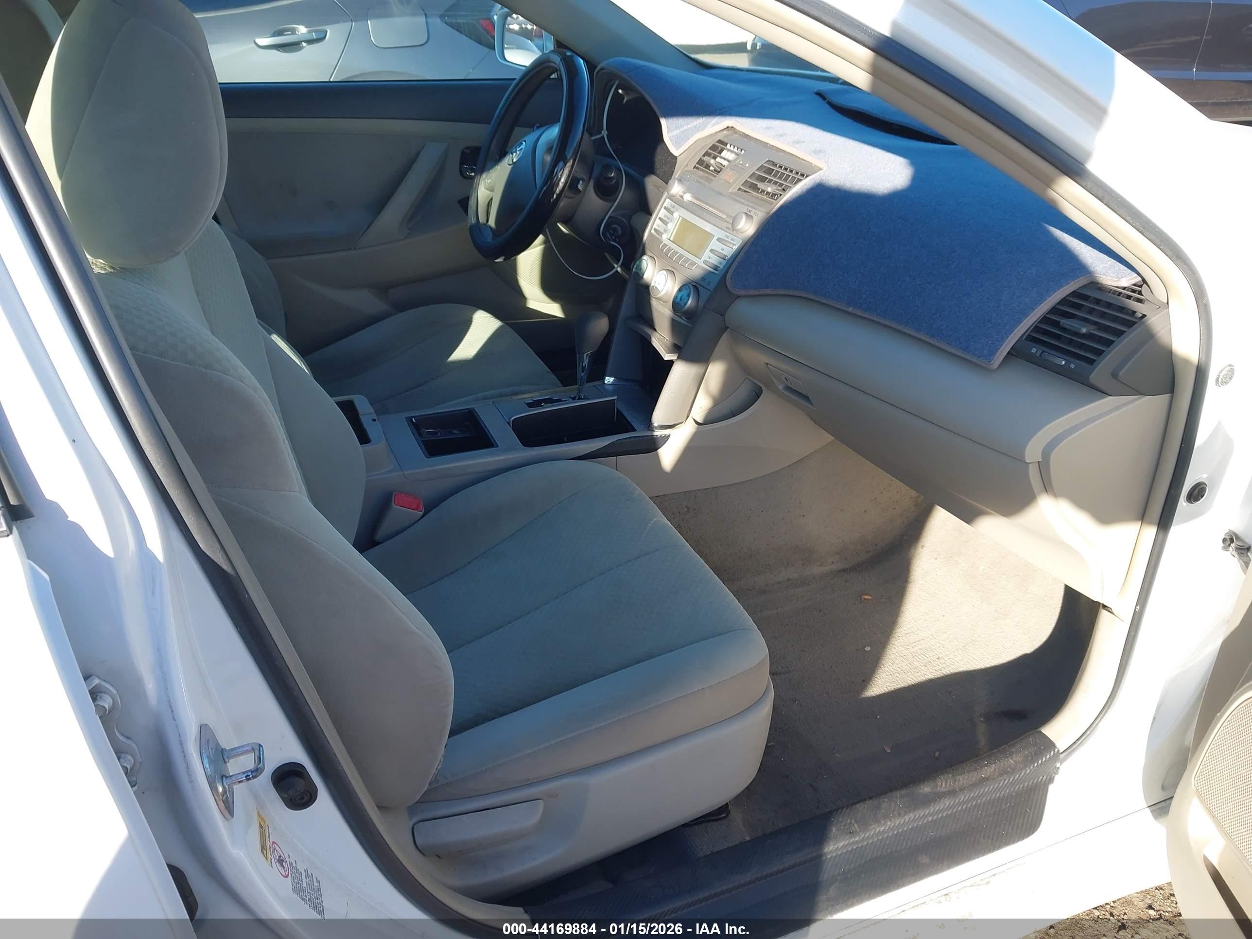 TOYOTA CAMRY image 5