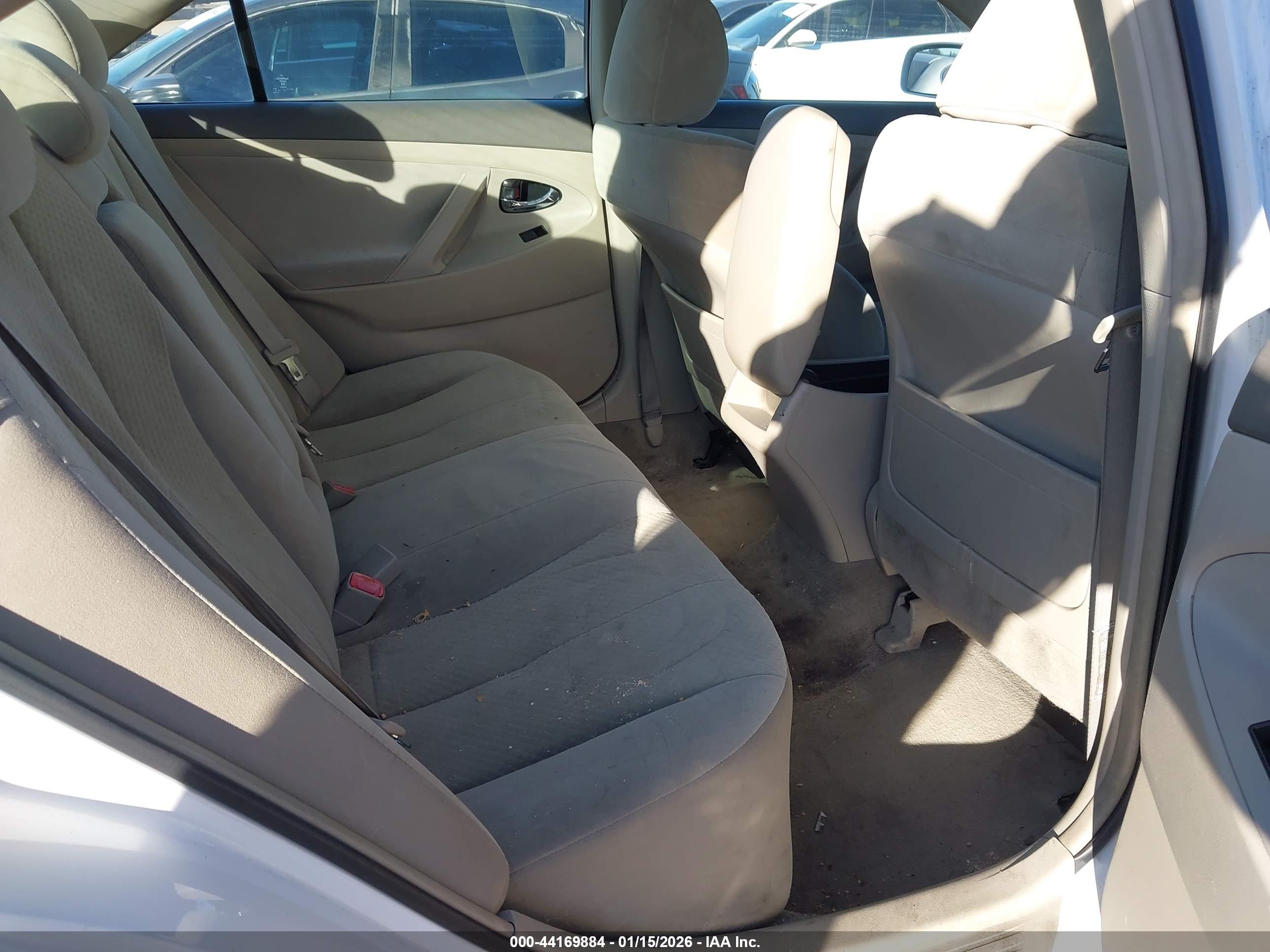 TOYOTA CAMRY image 8
