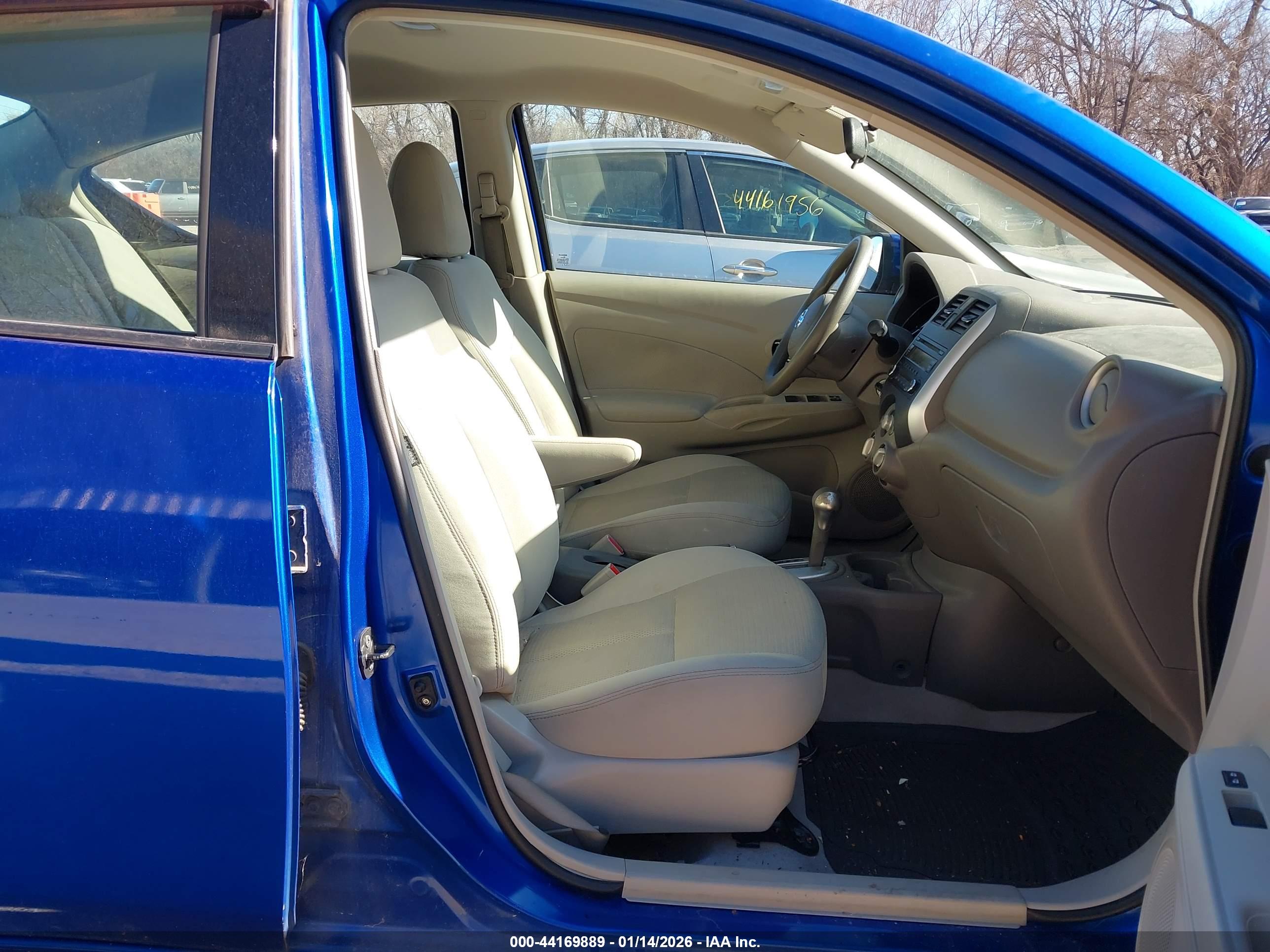 NISSAN VERSA image 5