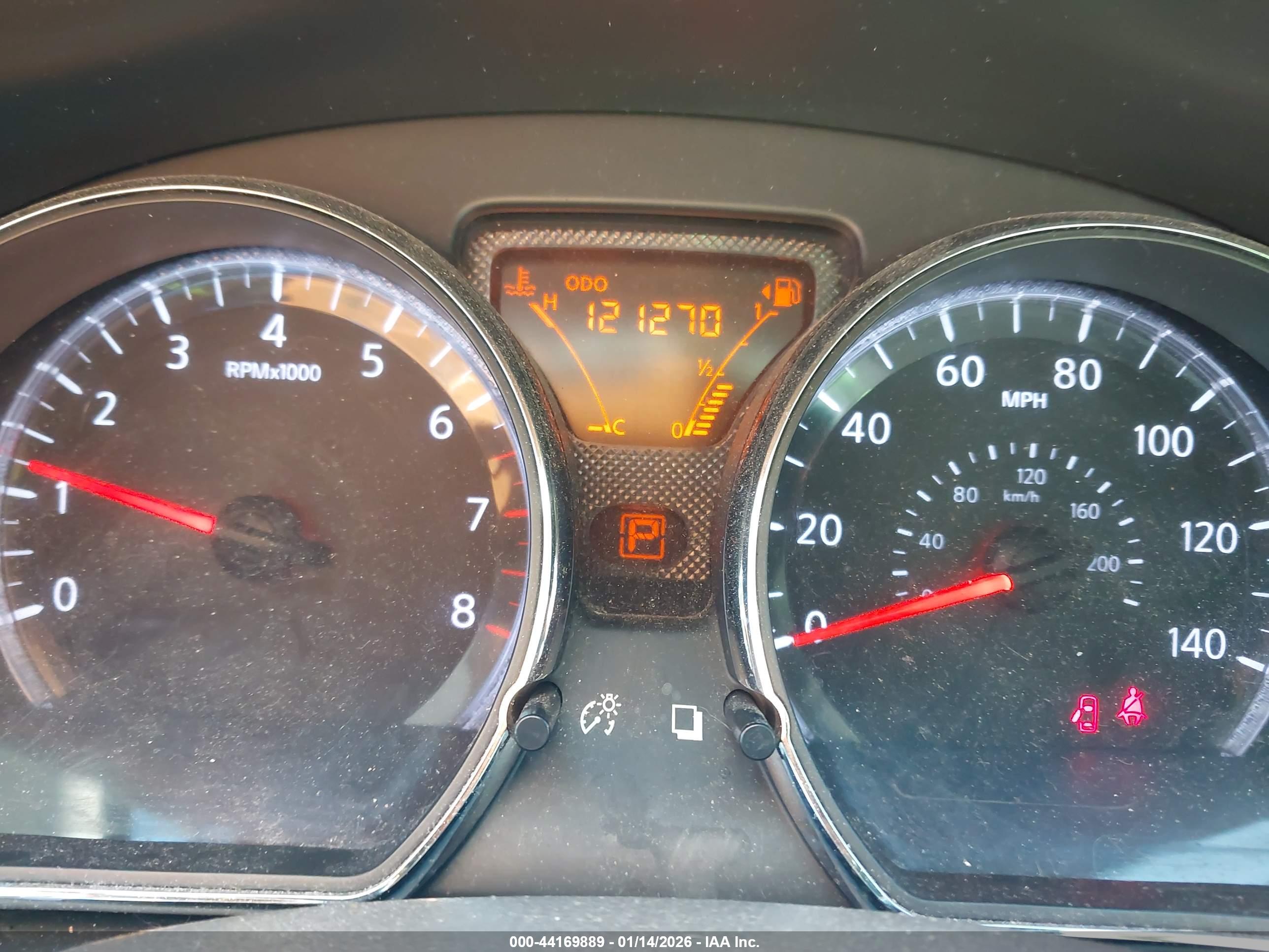 NISSAN VERSA image 7