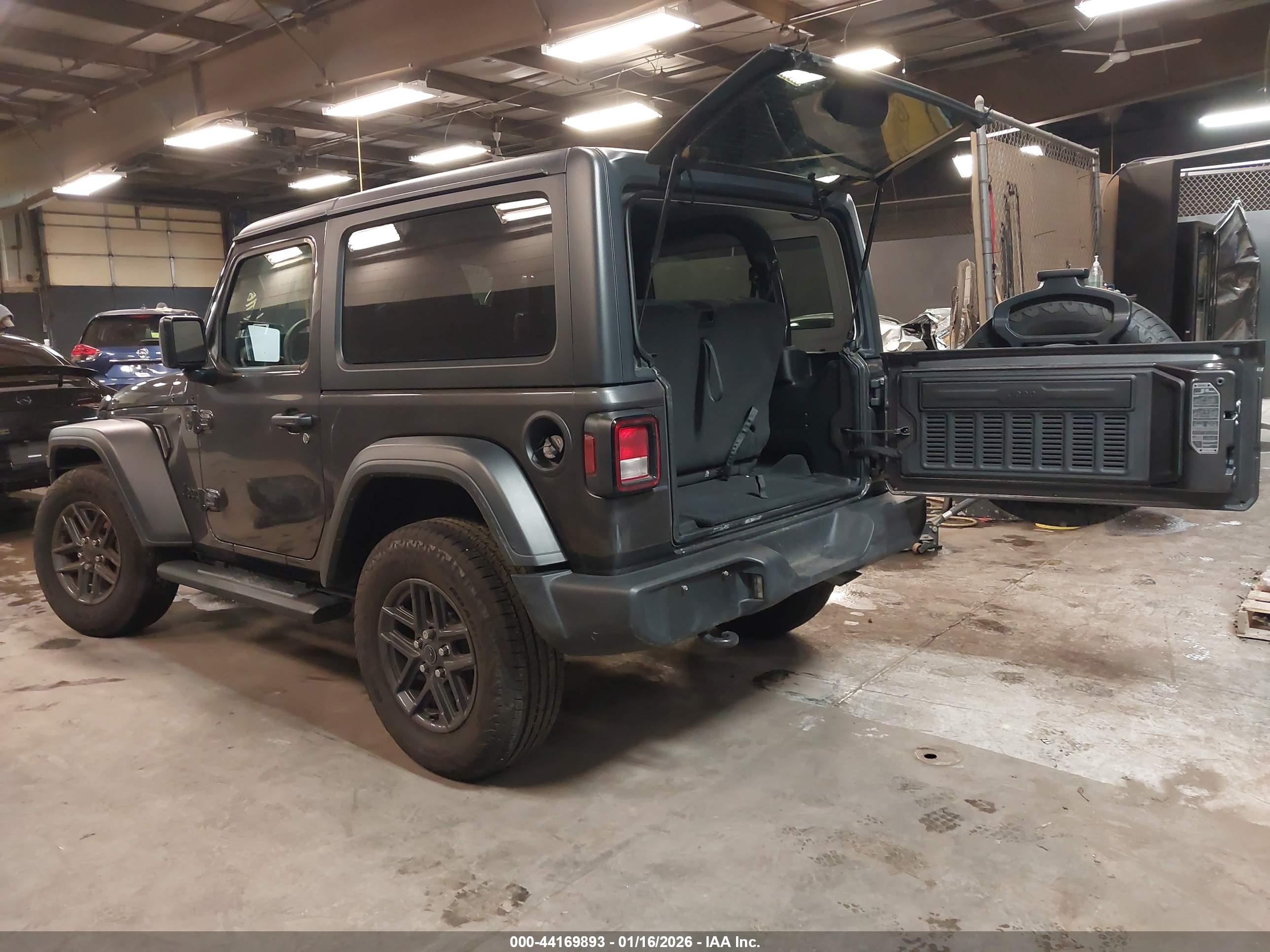 JEEP WRANGLER image 3