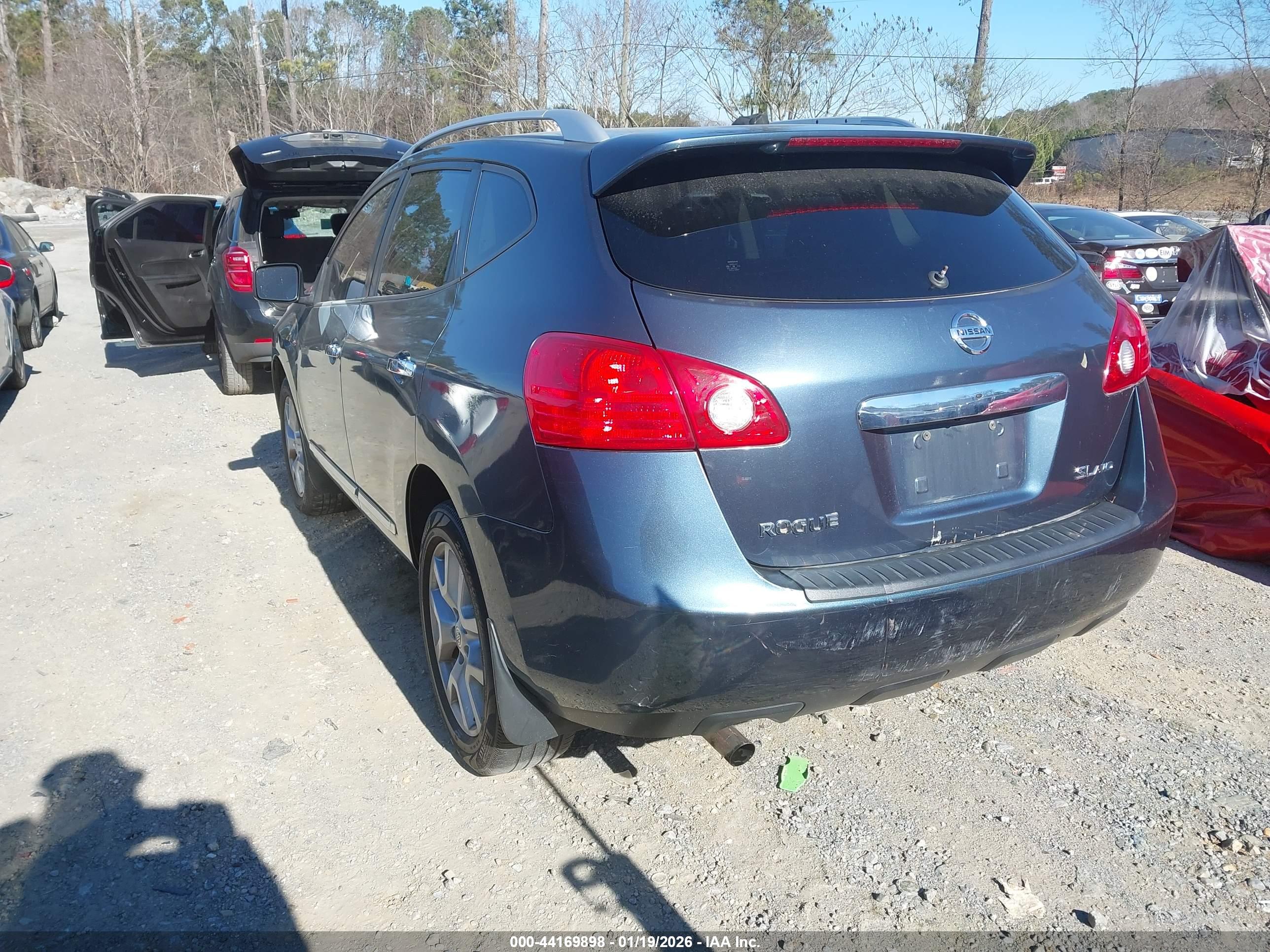 NISSAN ROGUE image 3