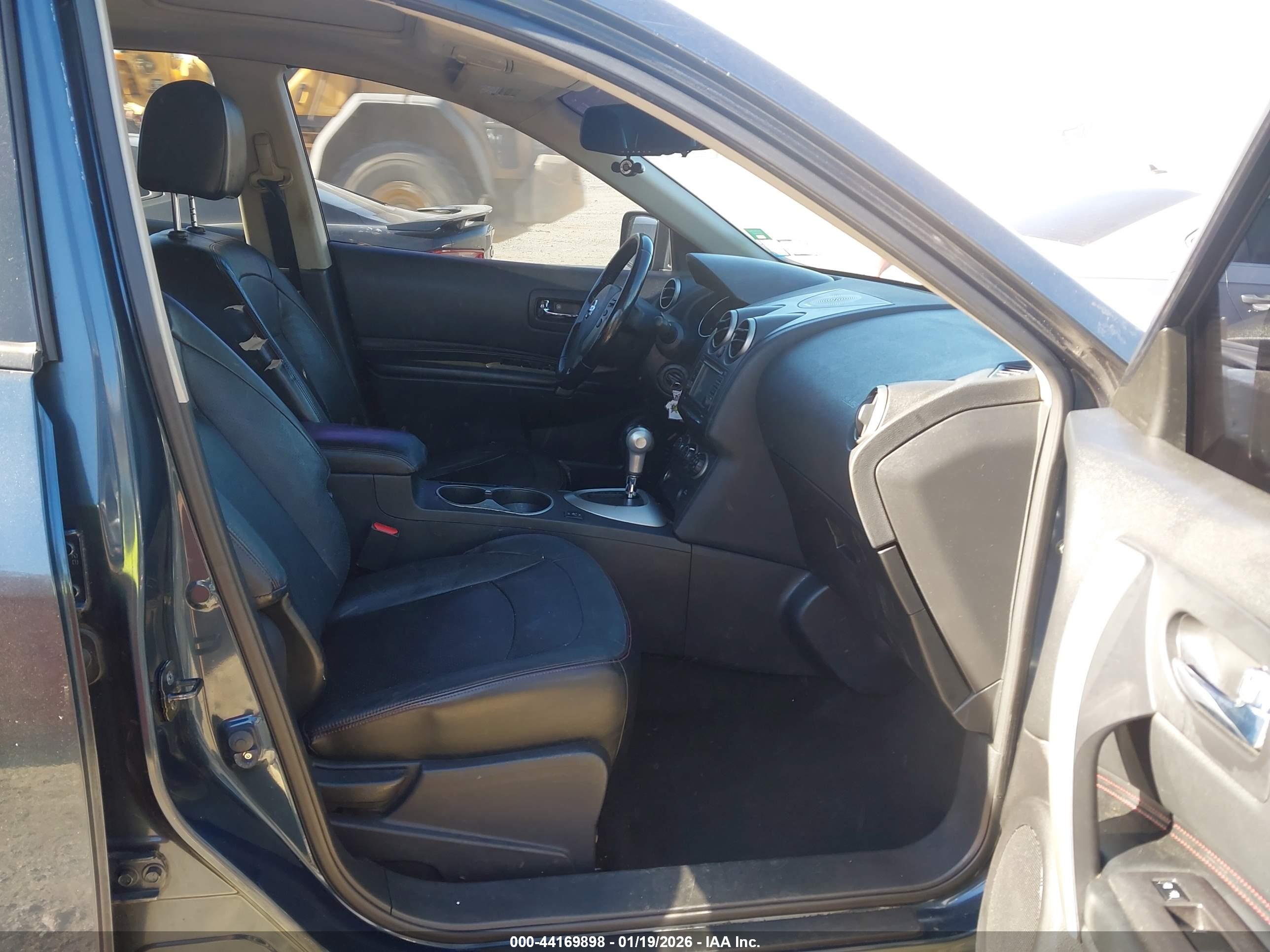 NISSAN ROGUE image 5
