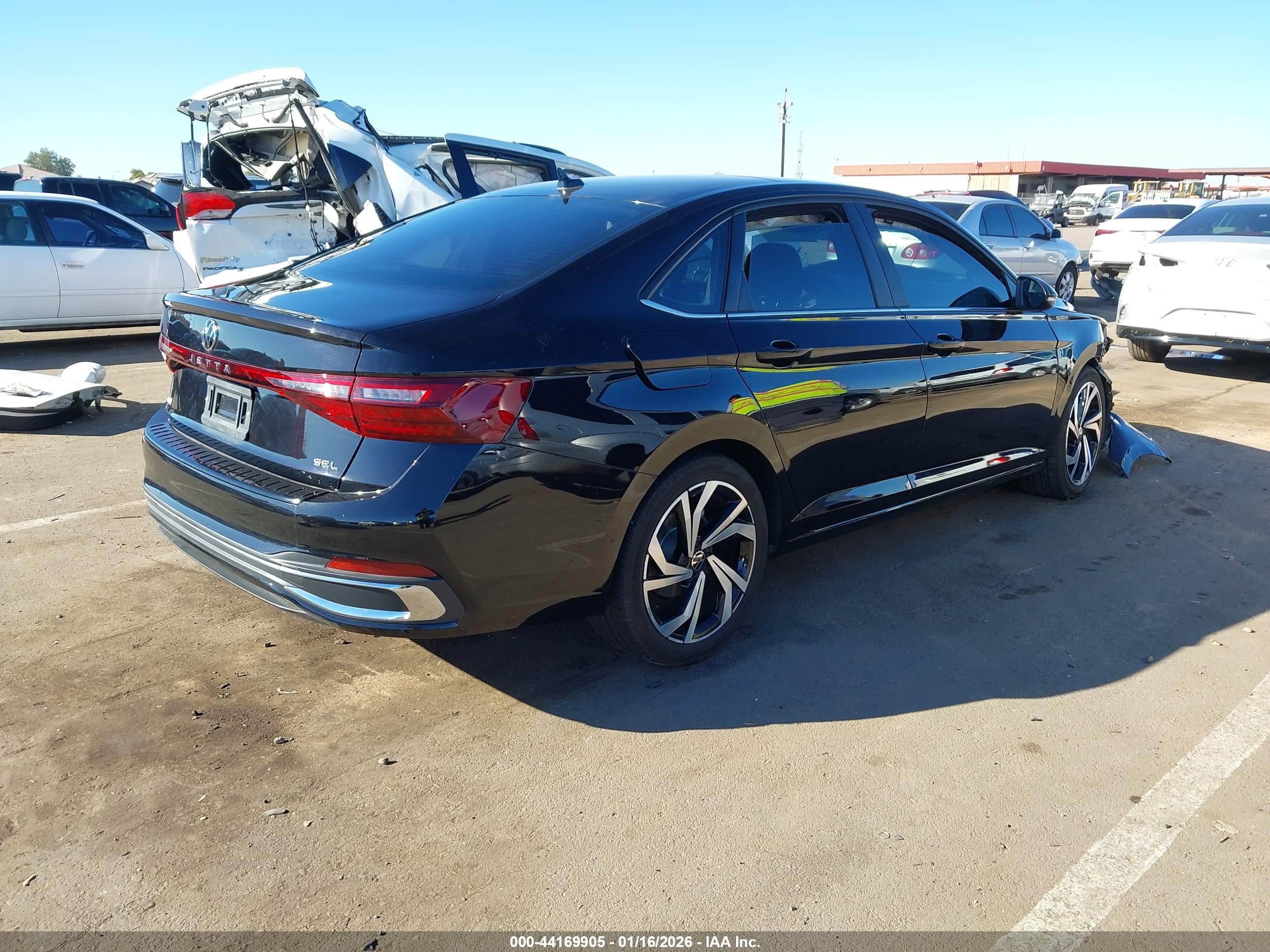 VOLKSWAGEN JETTA image 4