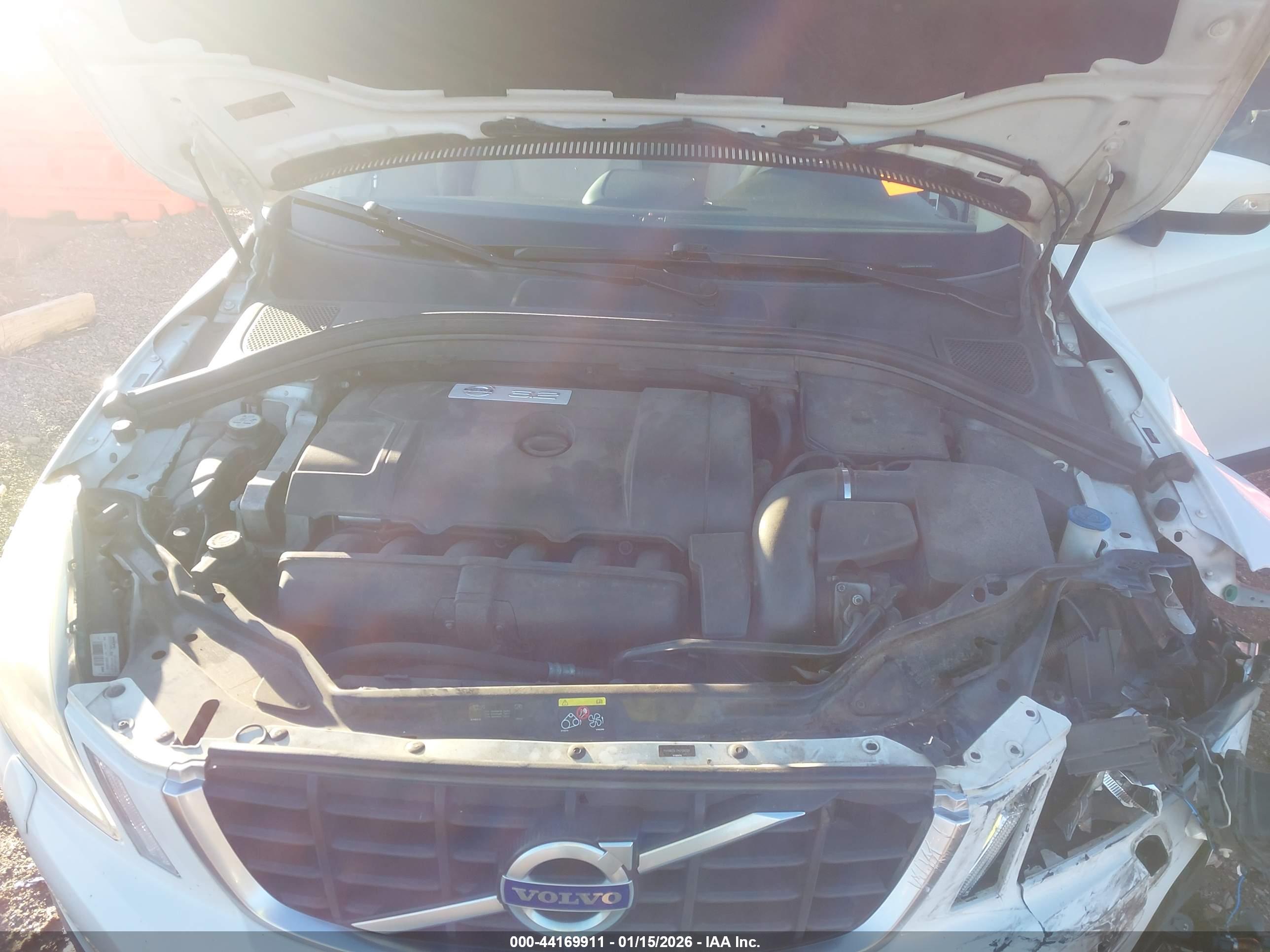 VOLVO XC60 image 10
