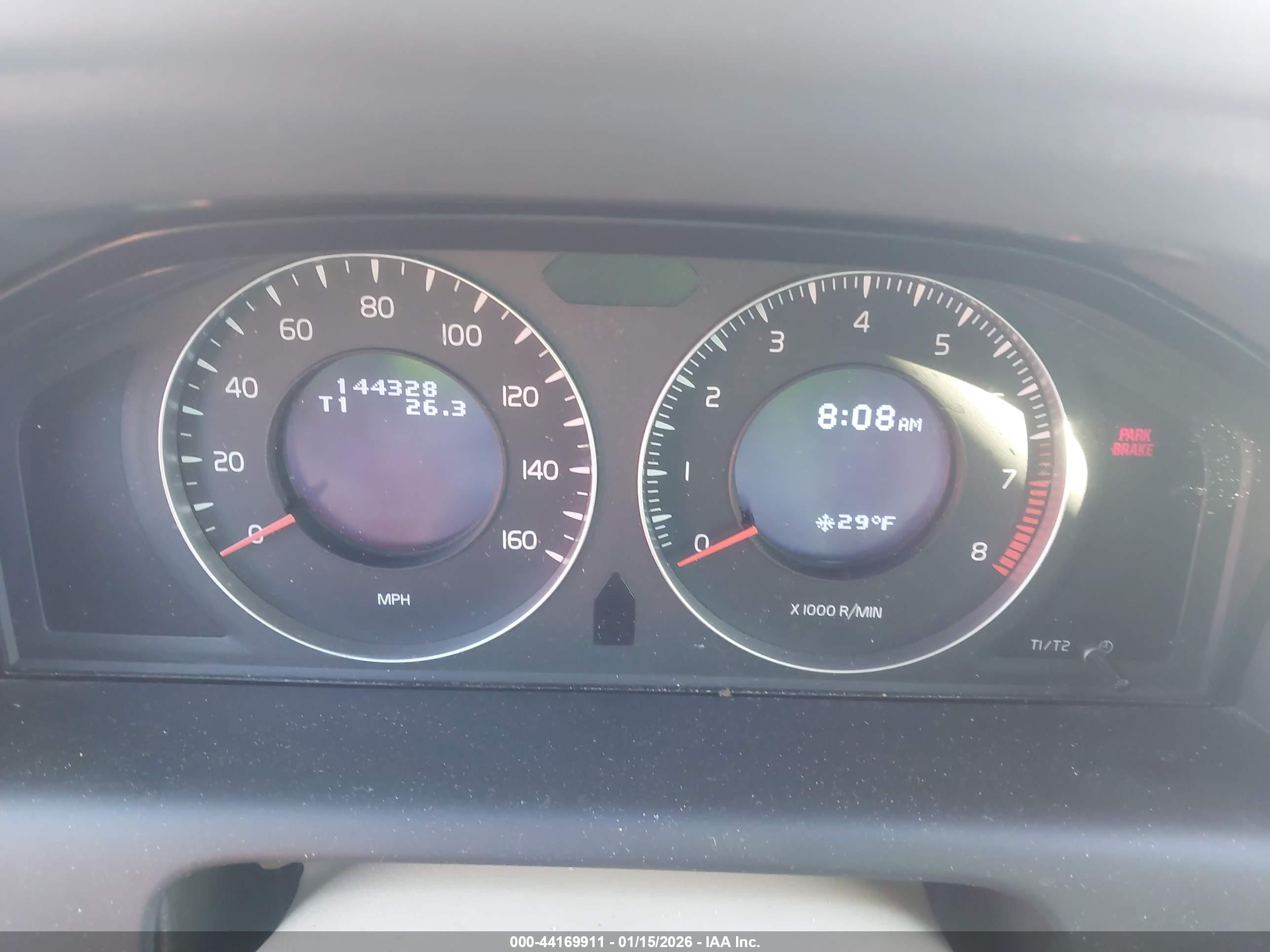 VOLVO XC60 image 7