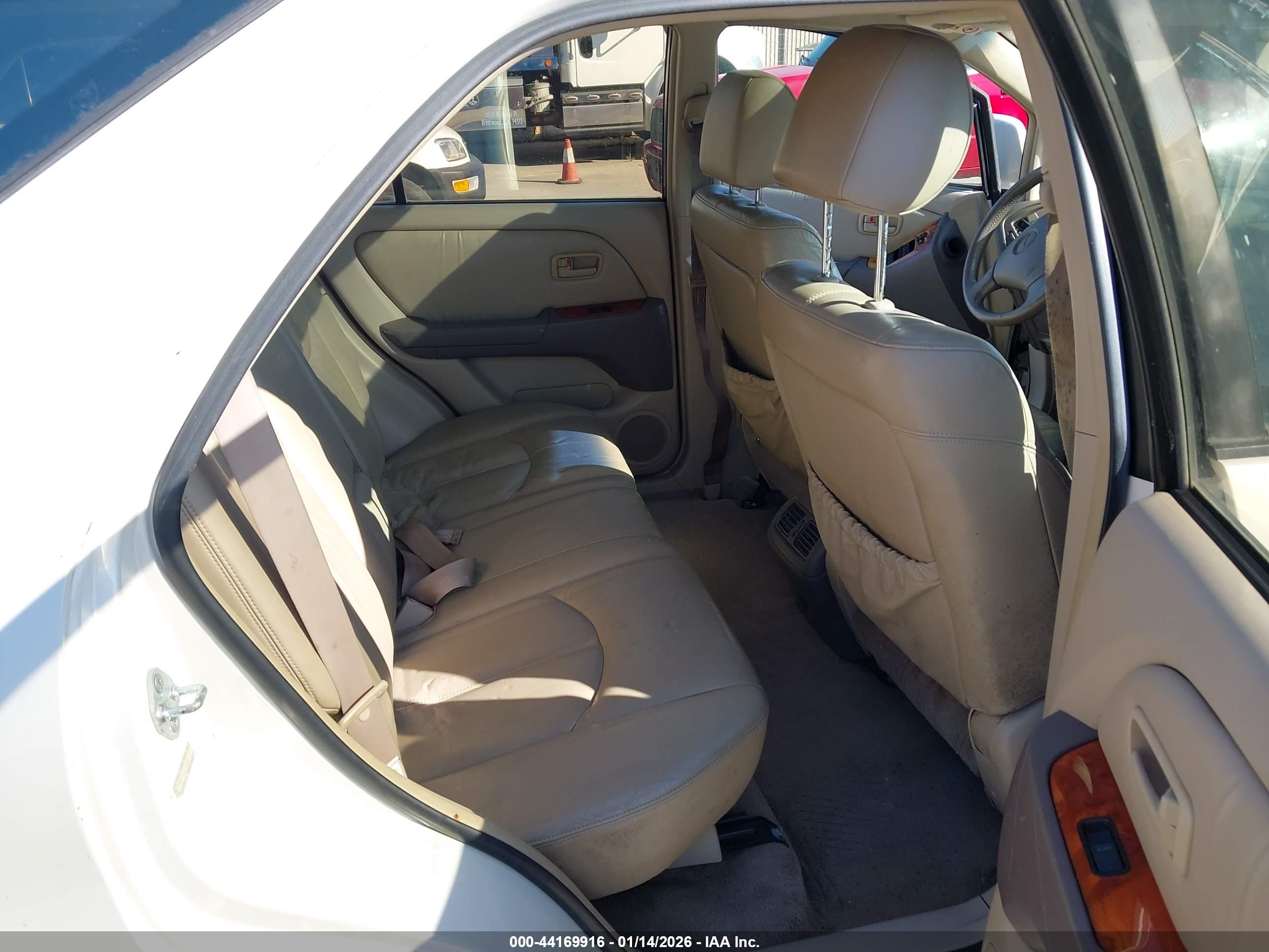 LEXUS RX image 8