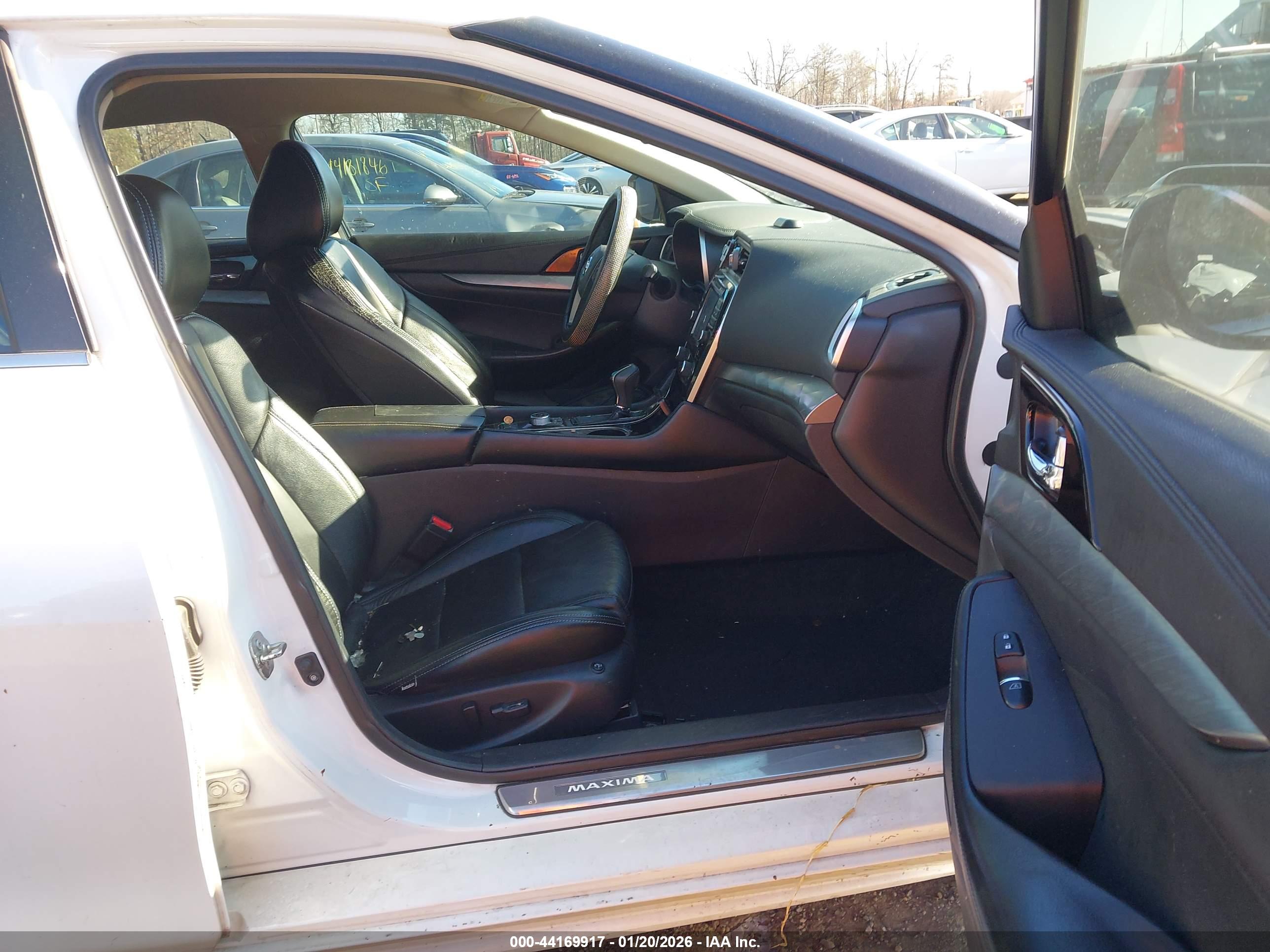 NISSAN MAXIMA image 5