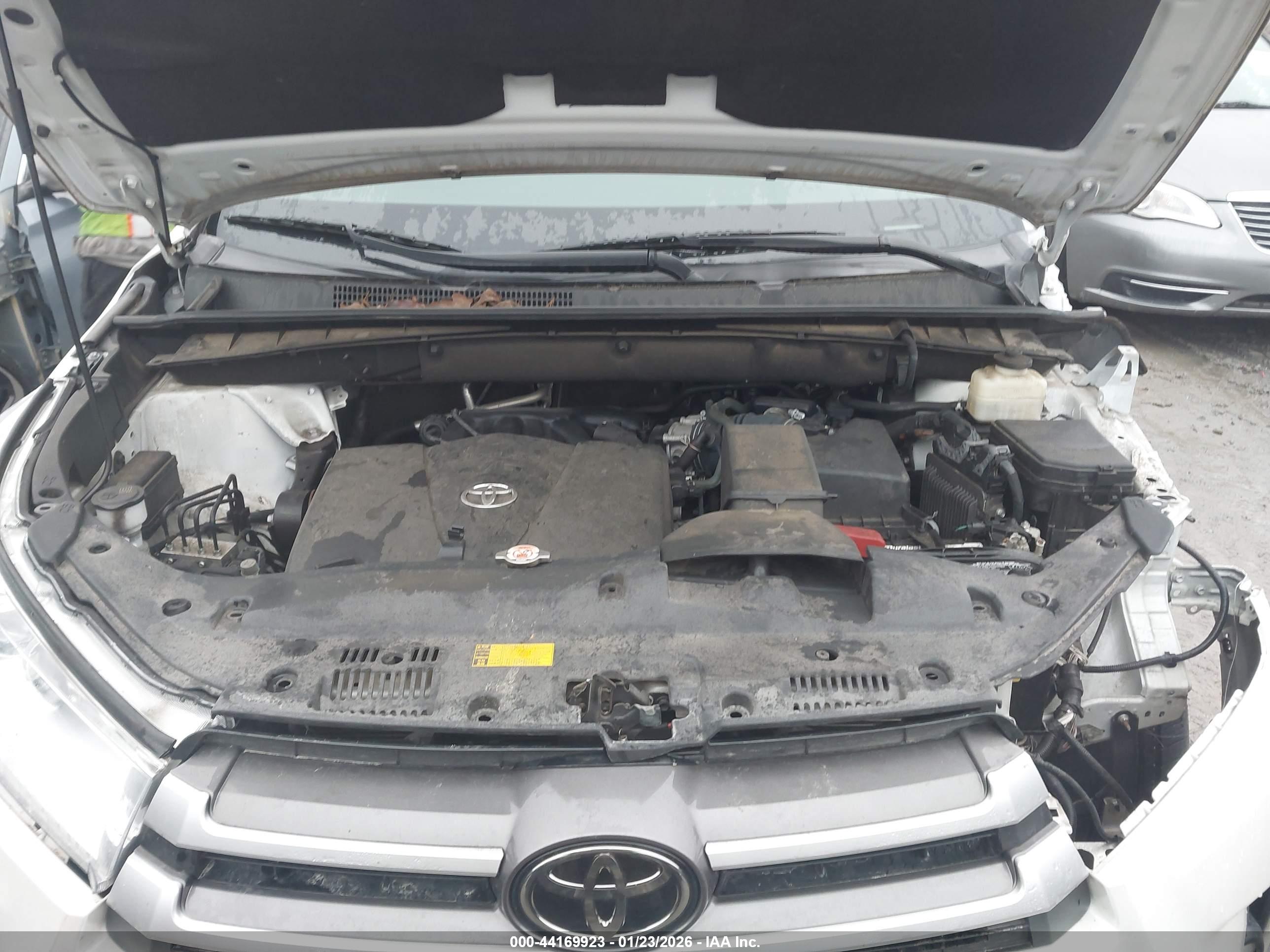 TOYOTA HIGHLANDER image 10