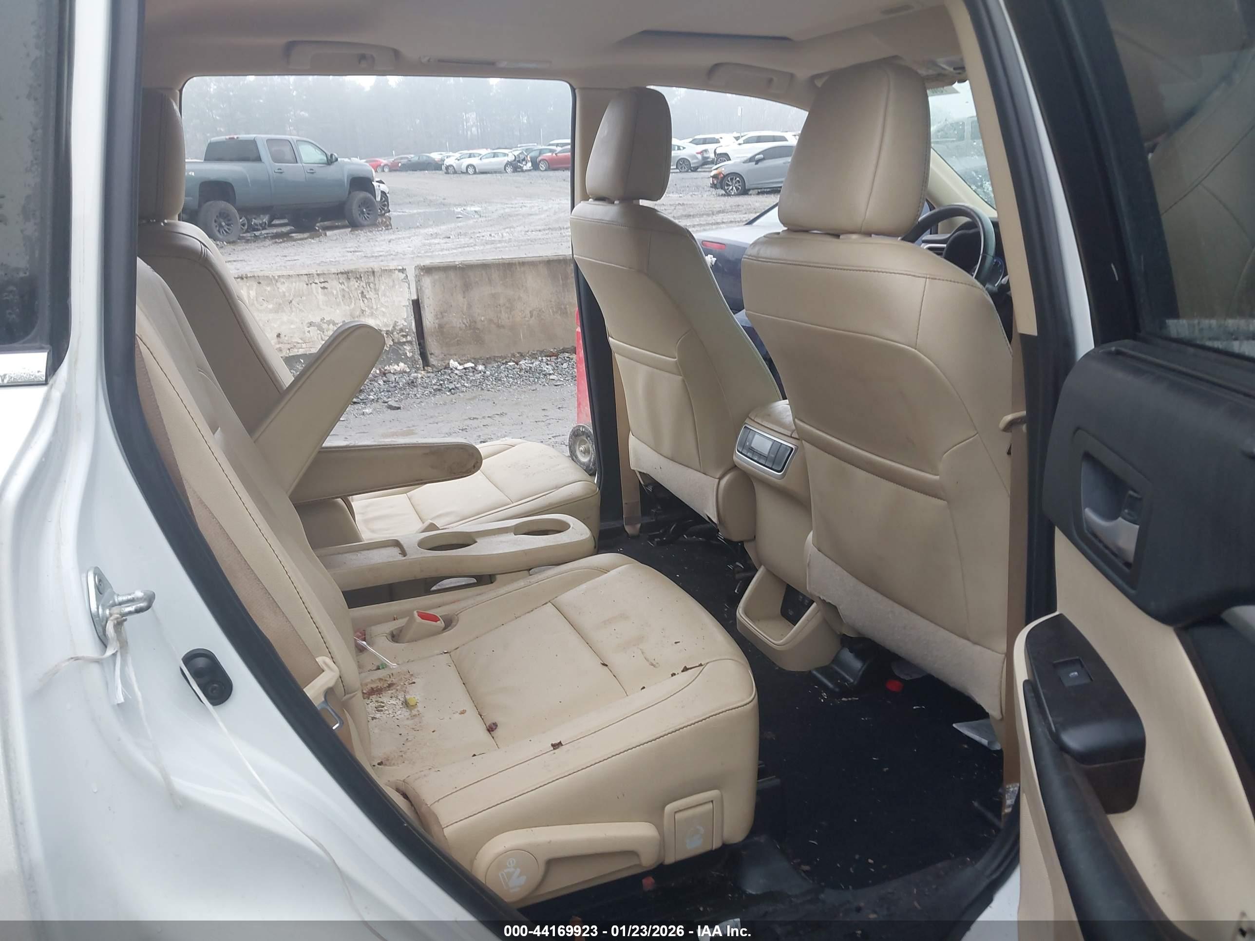 TOYOTA HIGHLANDER image 8