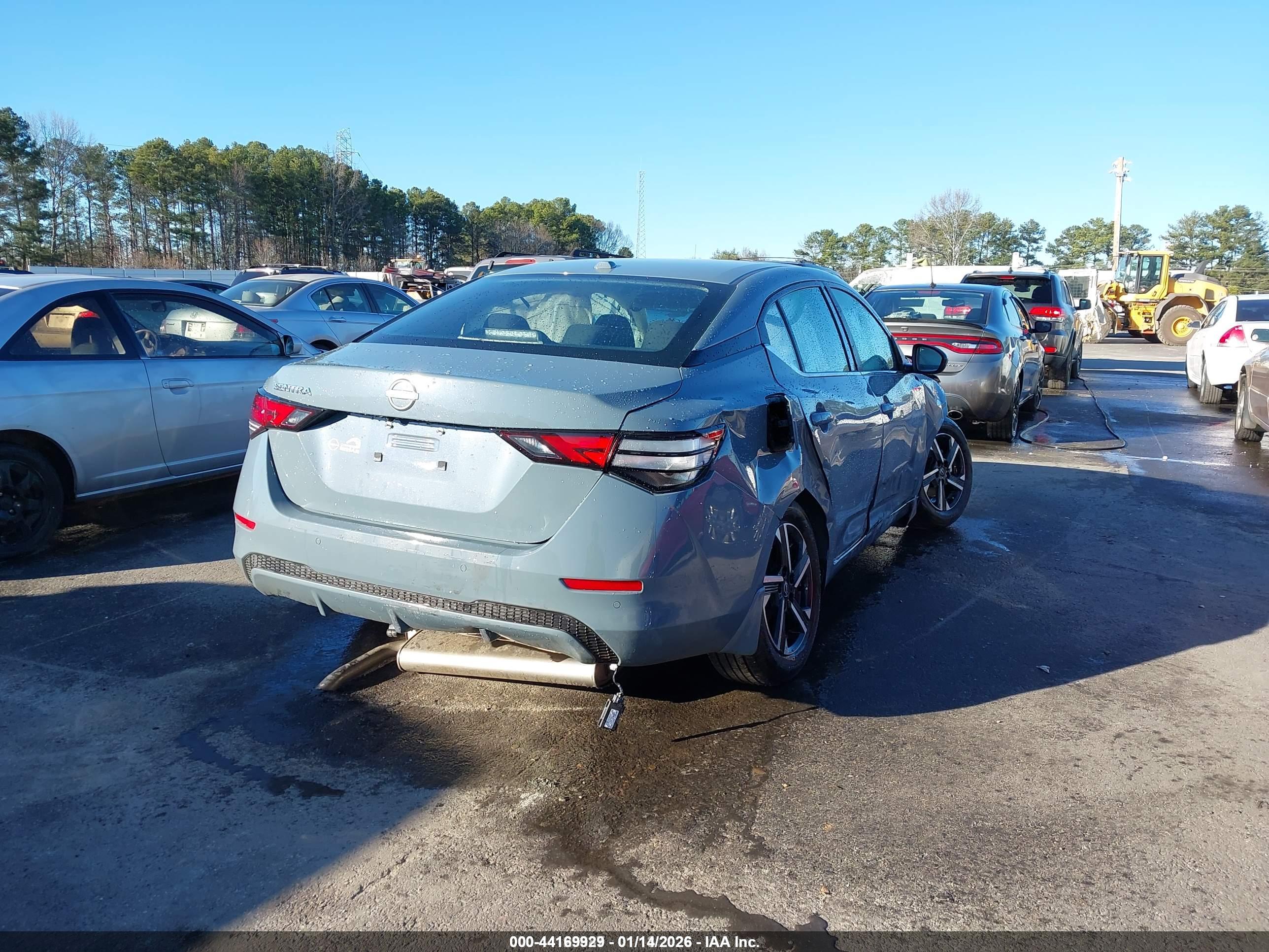 NISSAN SENTRA image 4