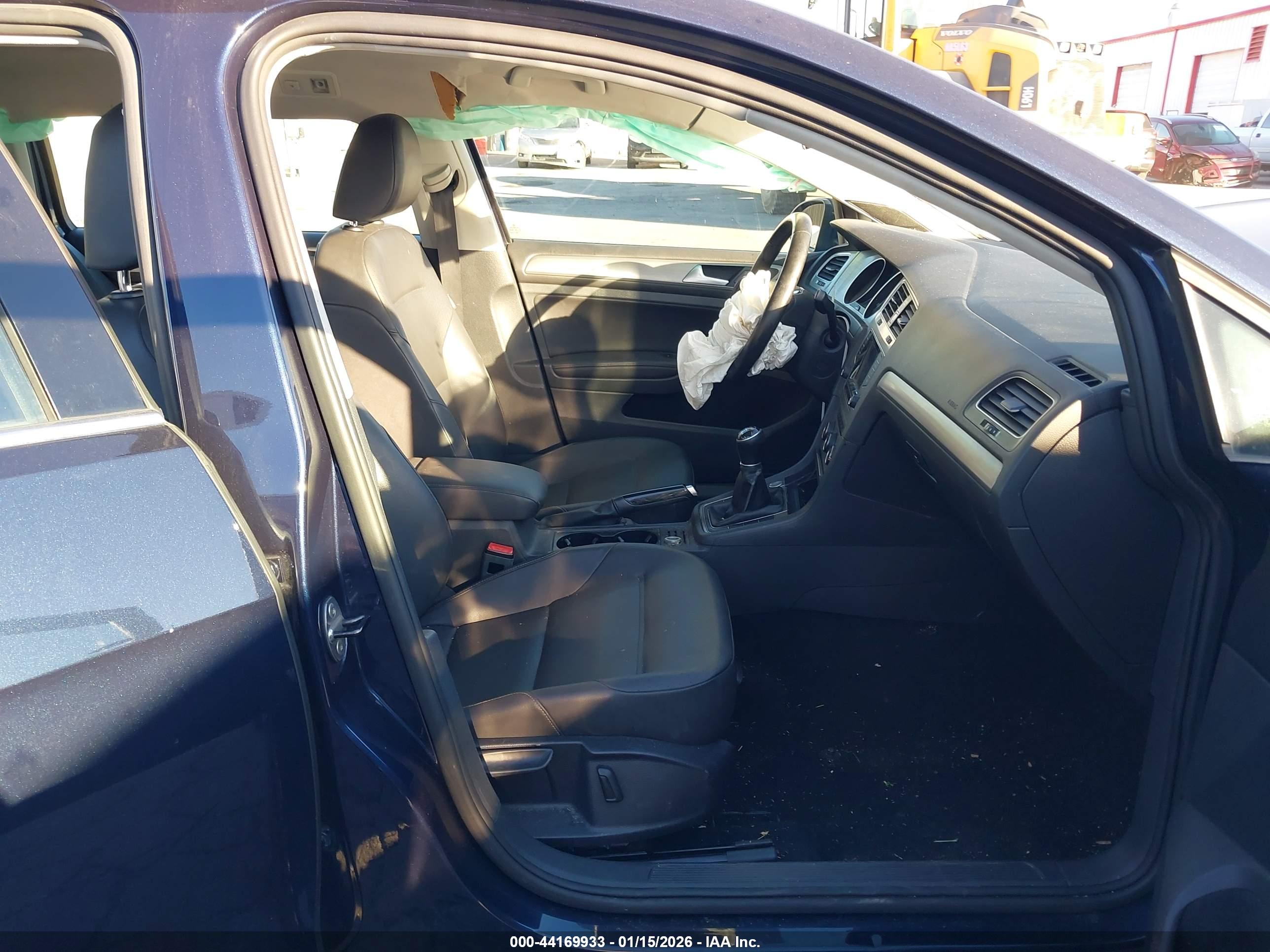 VOLKSWAGEN GOLF image 5