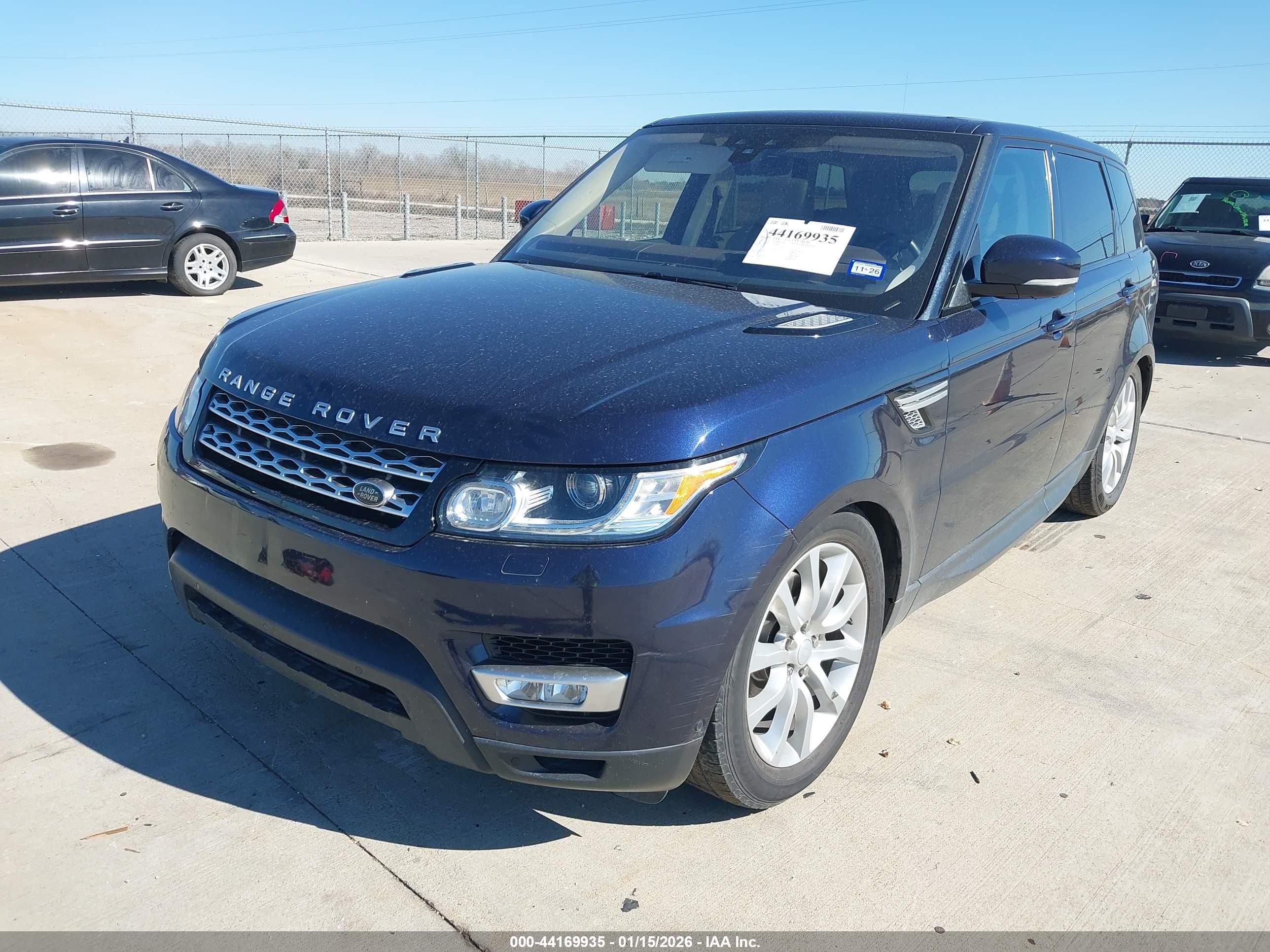 LAND ROVER image 6