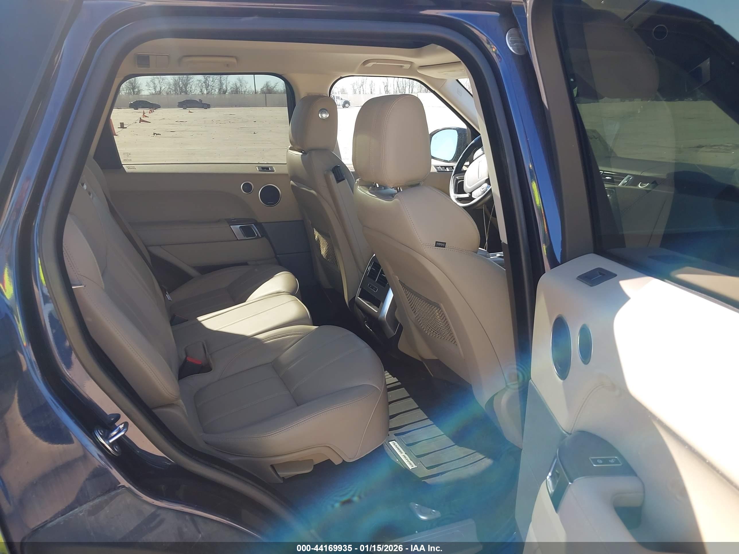 LAND ROVER image 8
