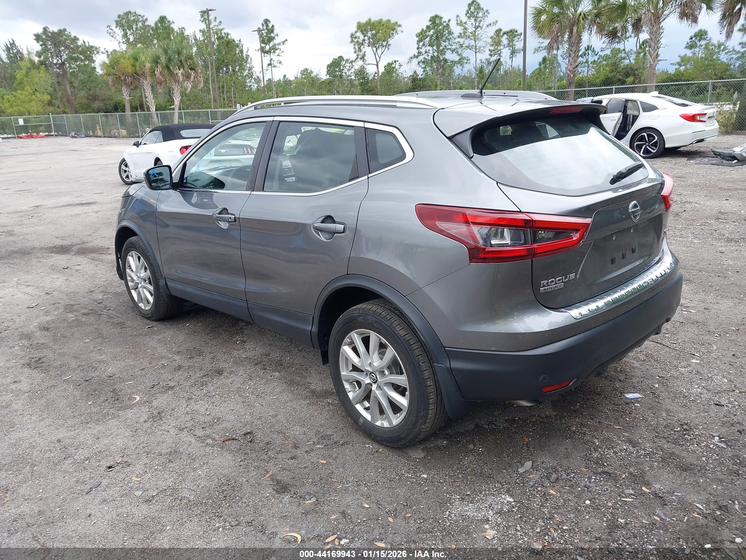 NISSAN ROGUE image 3