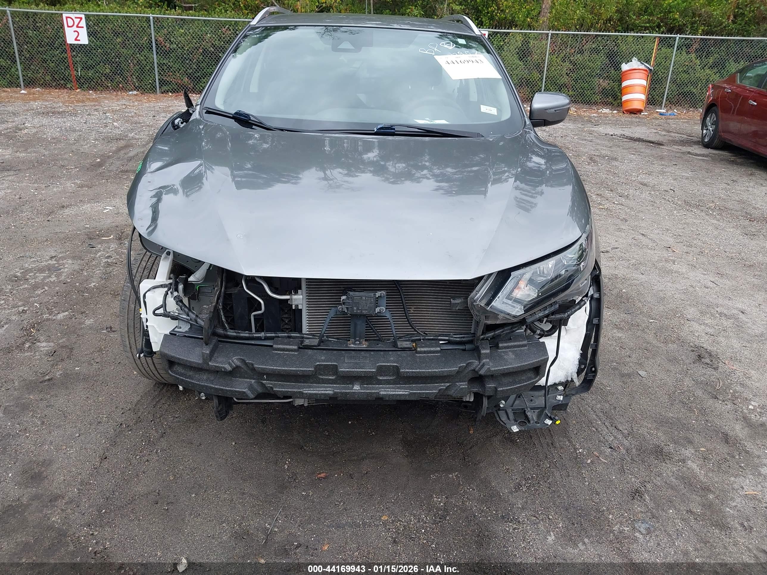 NISSAN ROGUE image 6