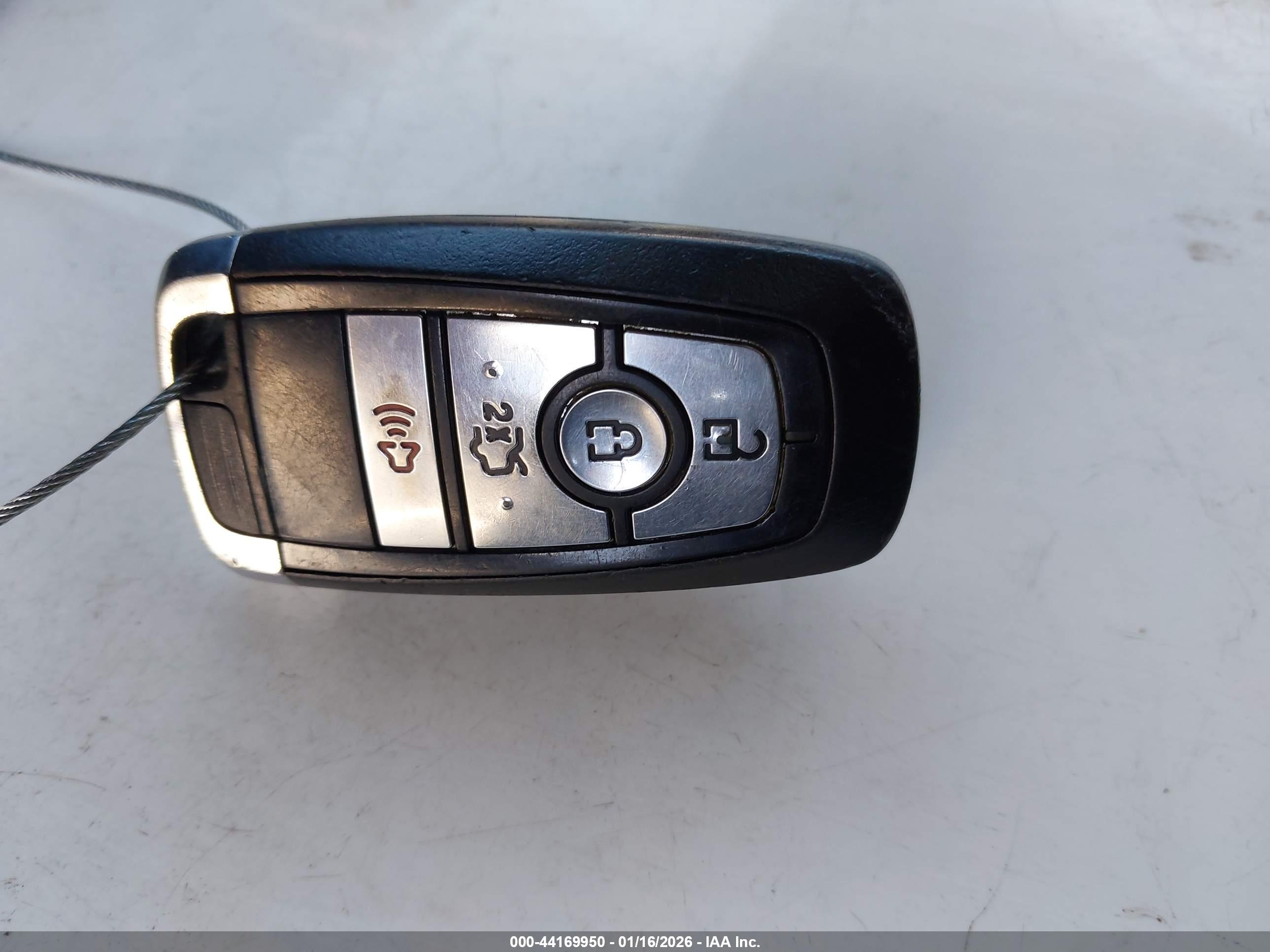 FORD FUSION image 11