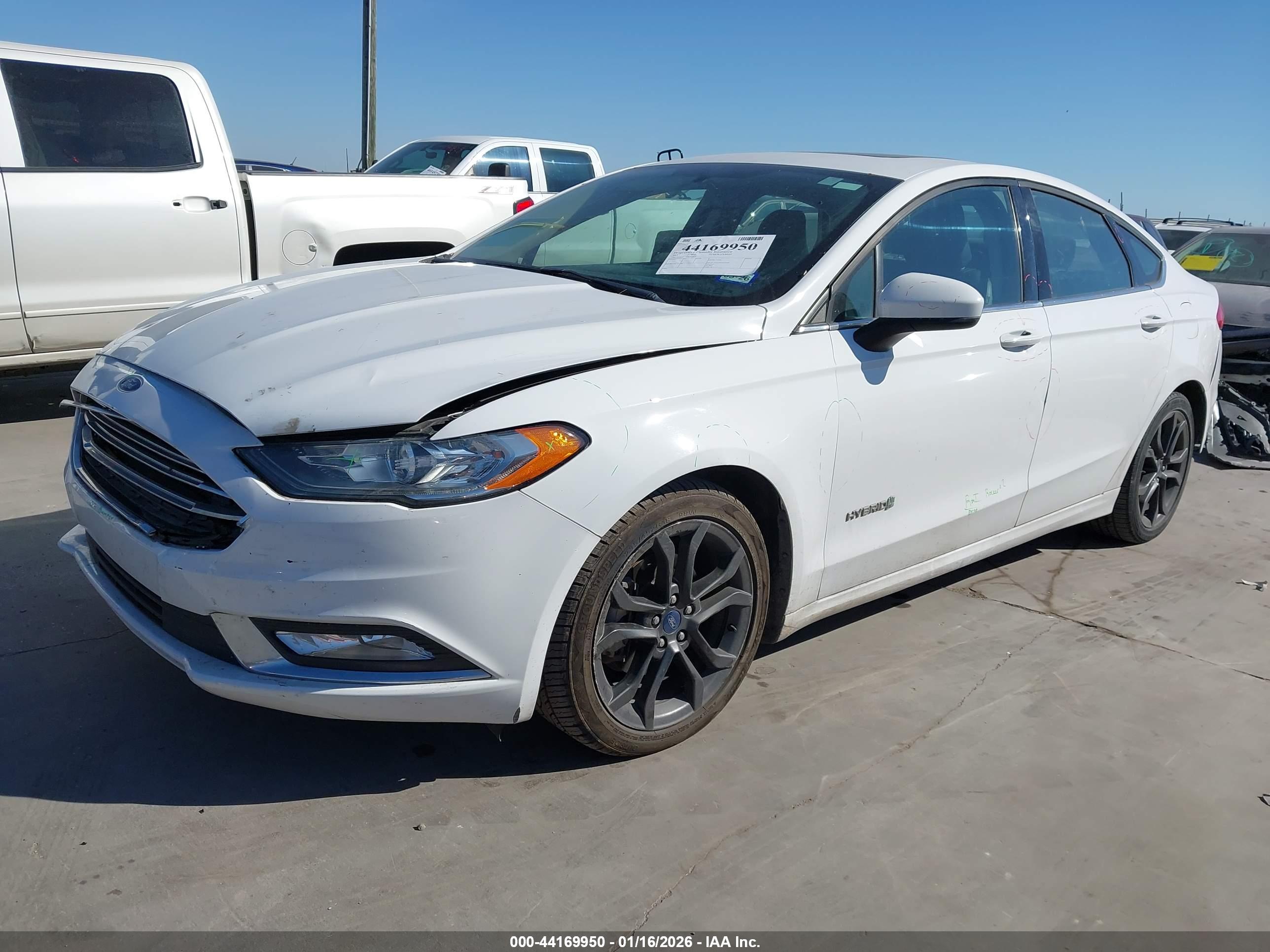 FORD FUSION image 2