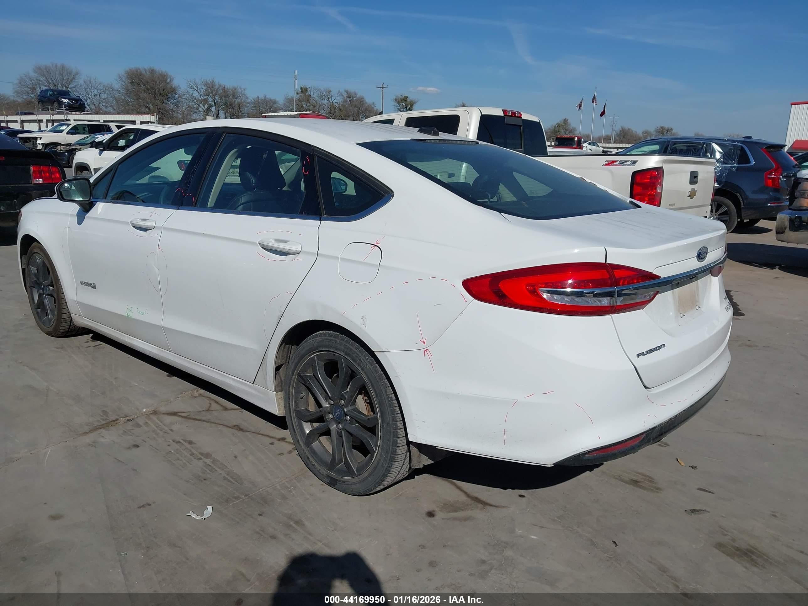 FORD FUSION image 3