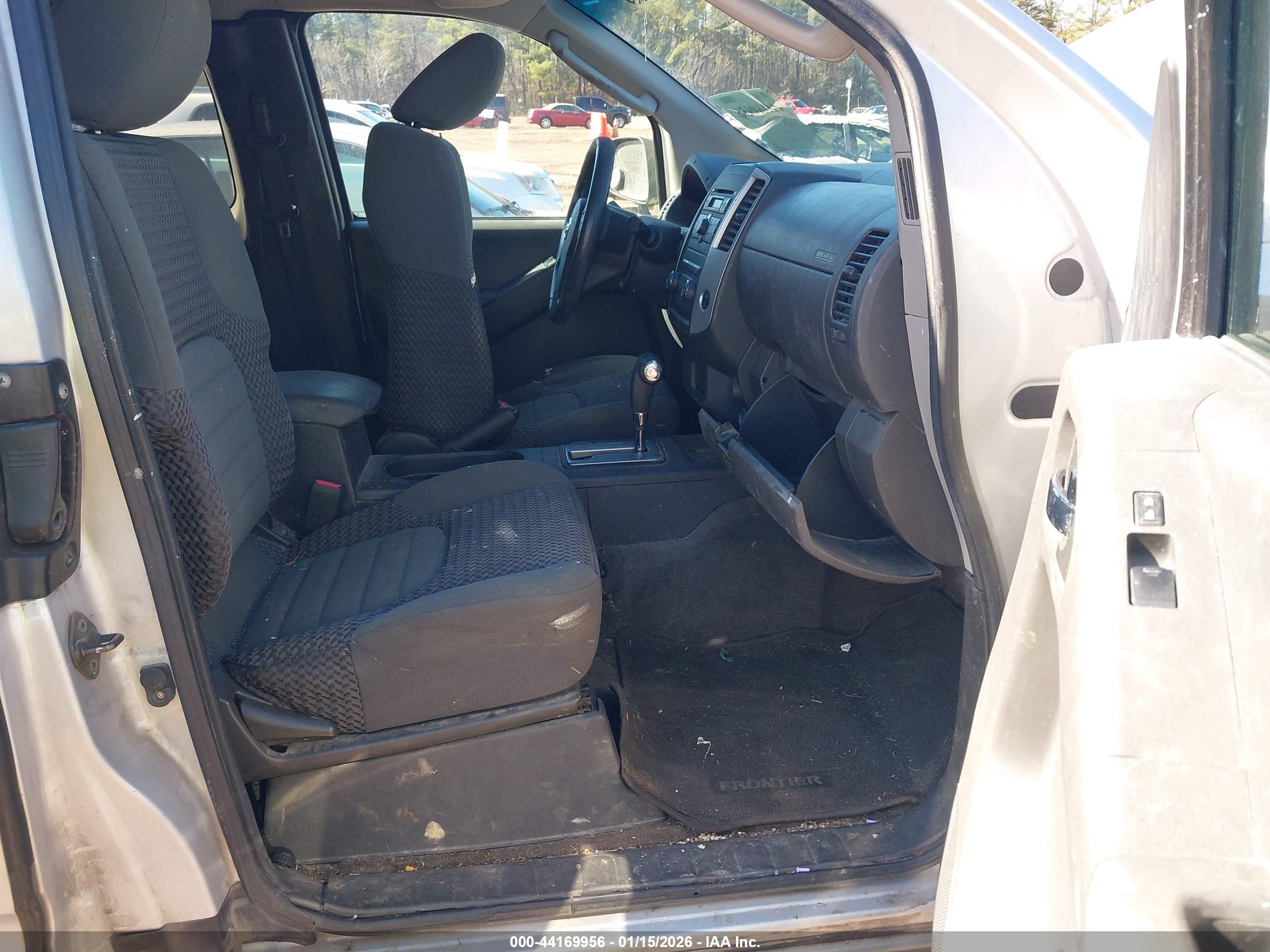 NISSAN FRONTIER image 5