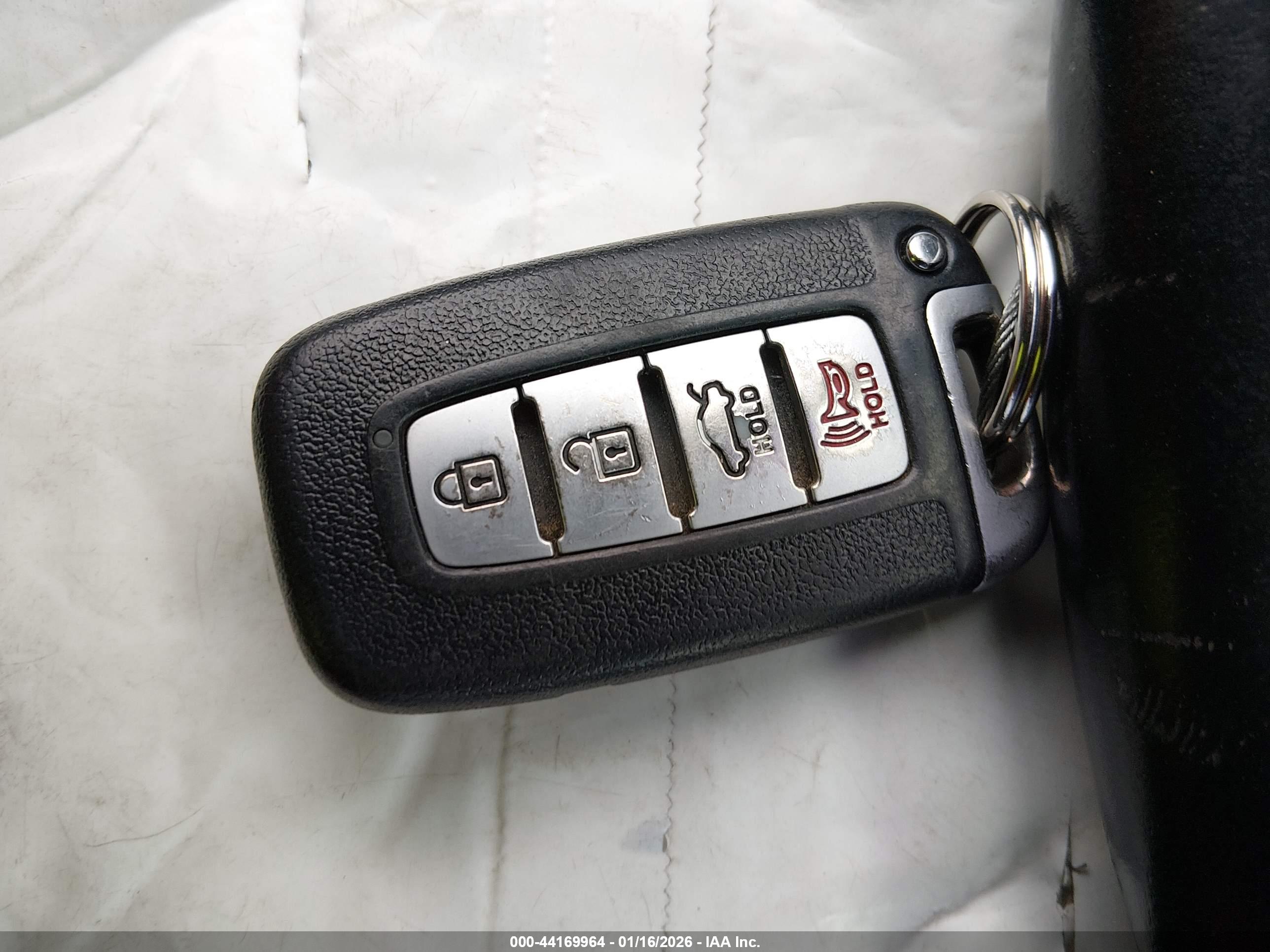 HYUNDAI GENESIS image 11