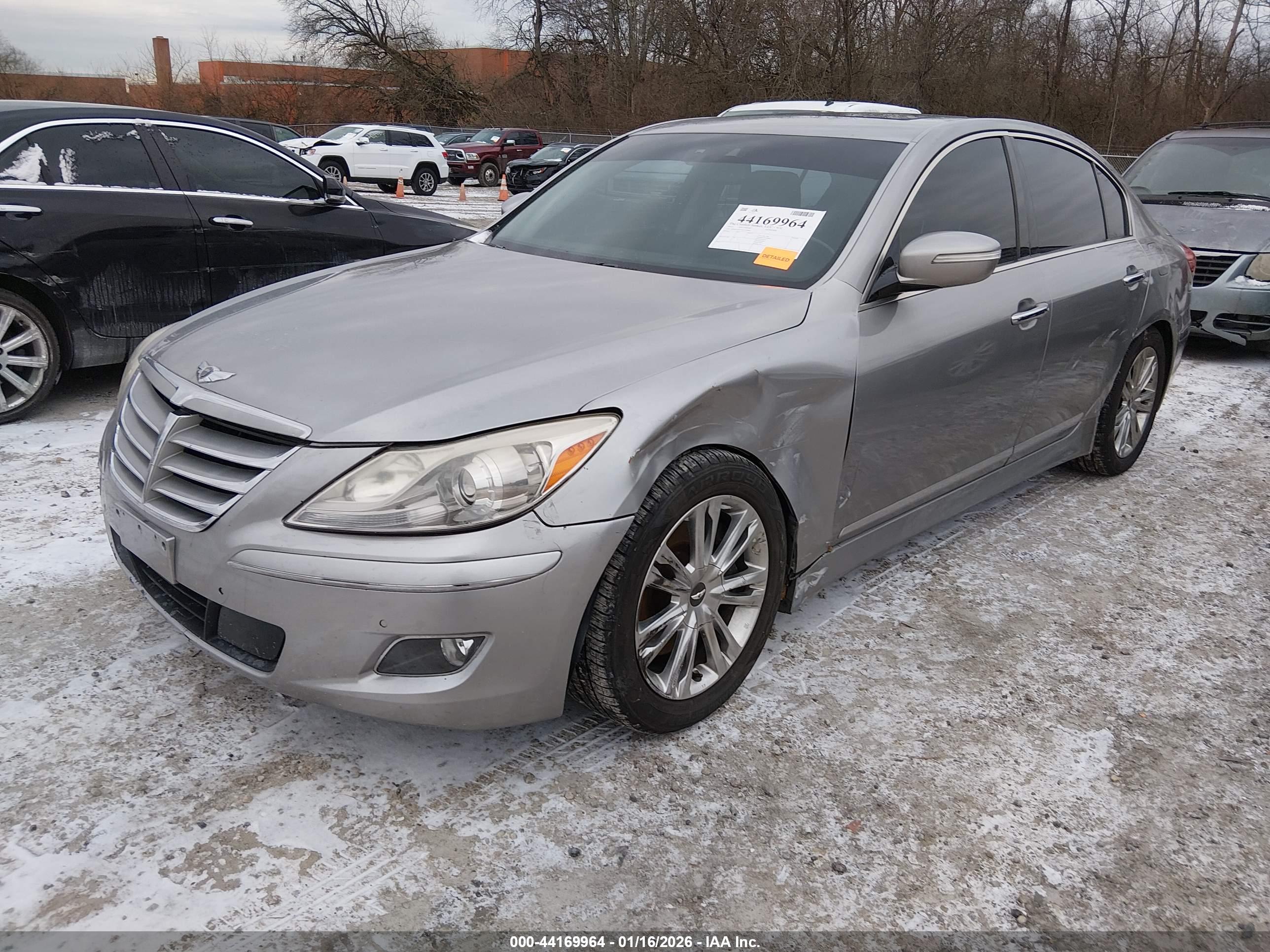 HYUNDAI GENESIS image 2