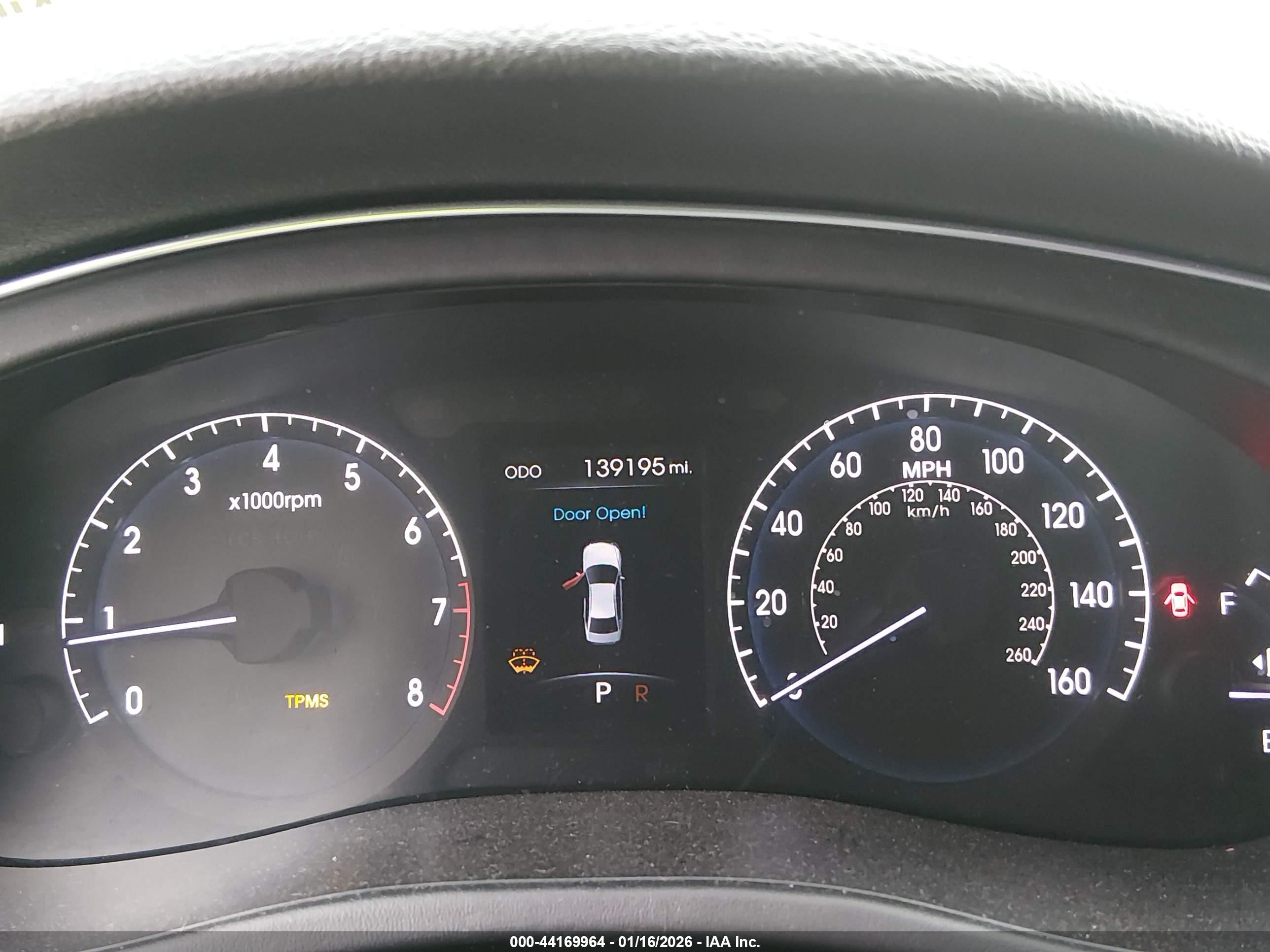 HYUNDAI GENESIS image 7