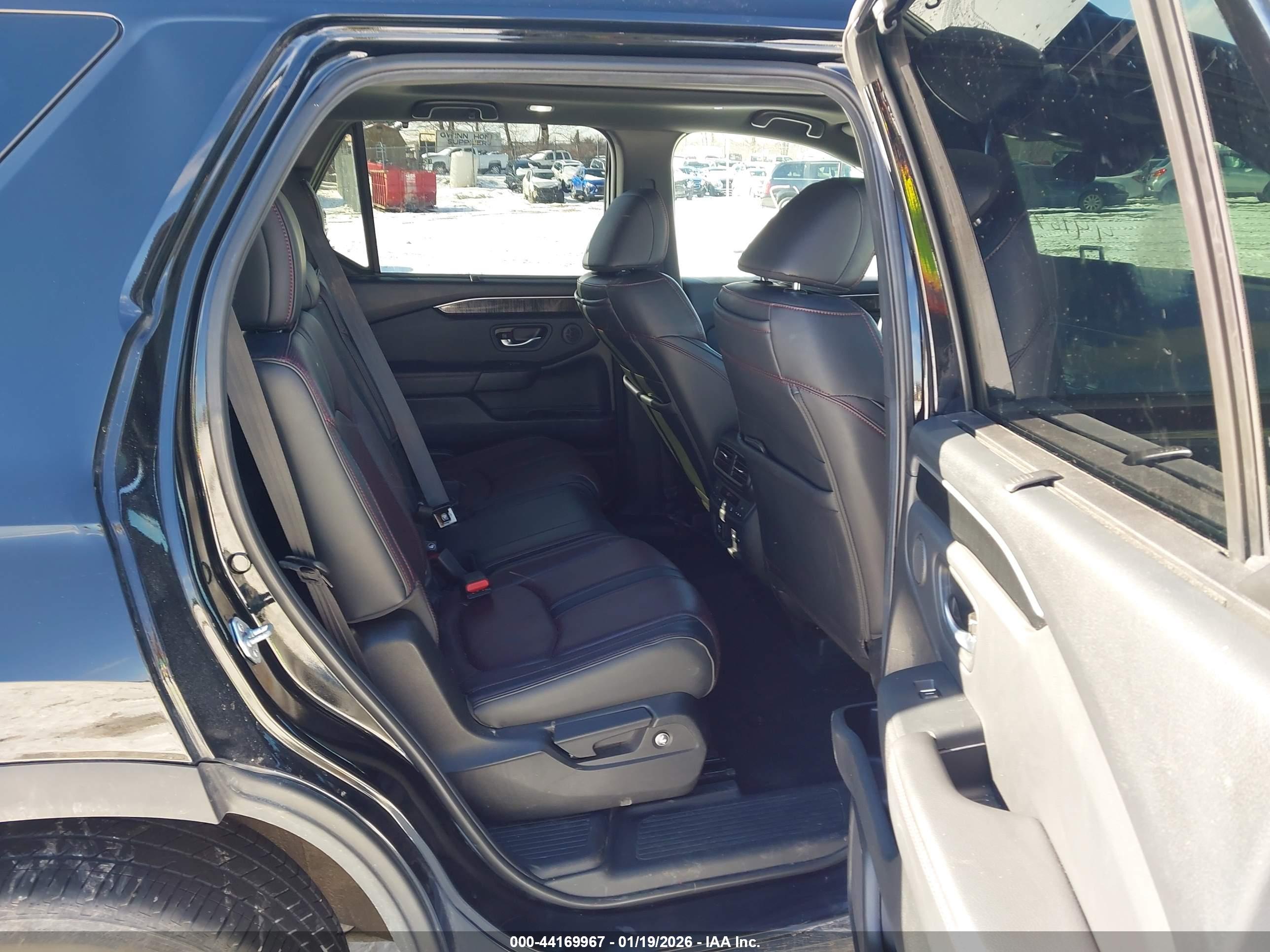 HONDA PILOT image 8