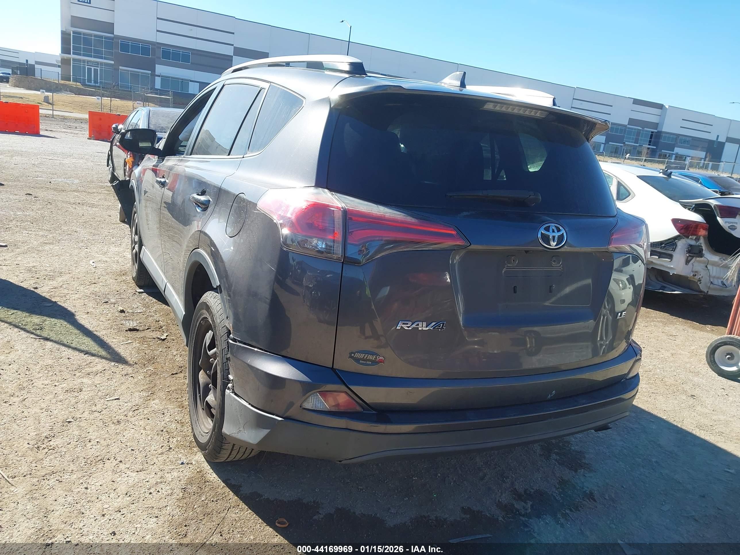 TOYOTA RAV4 image 3