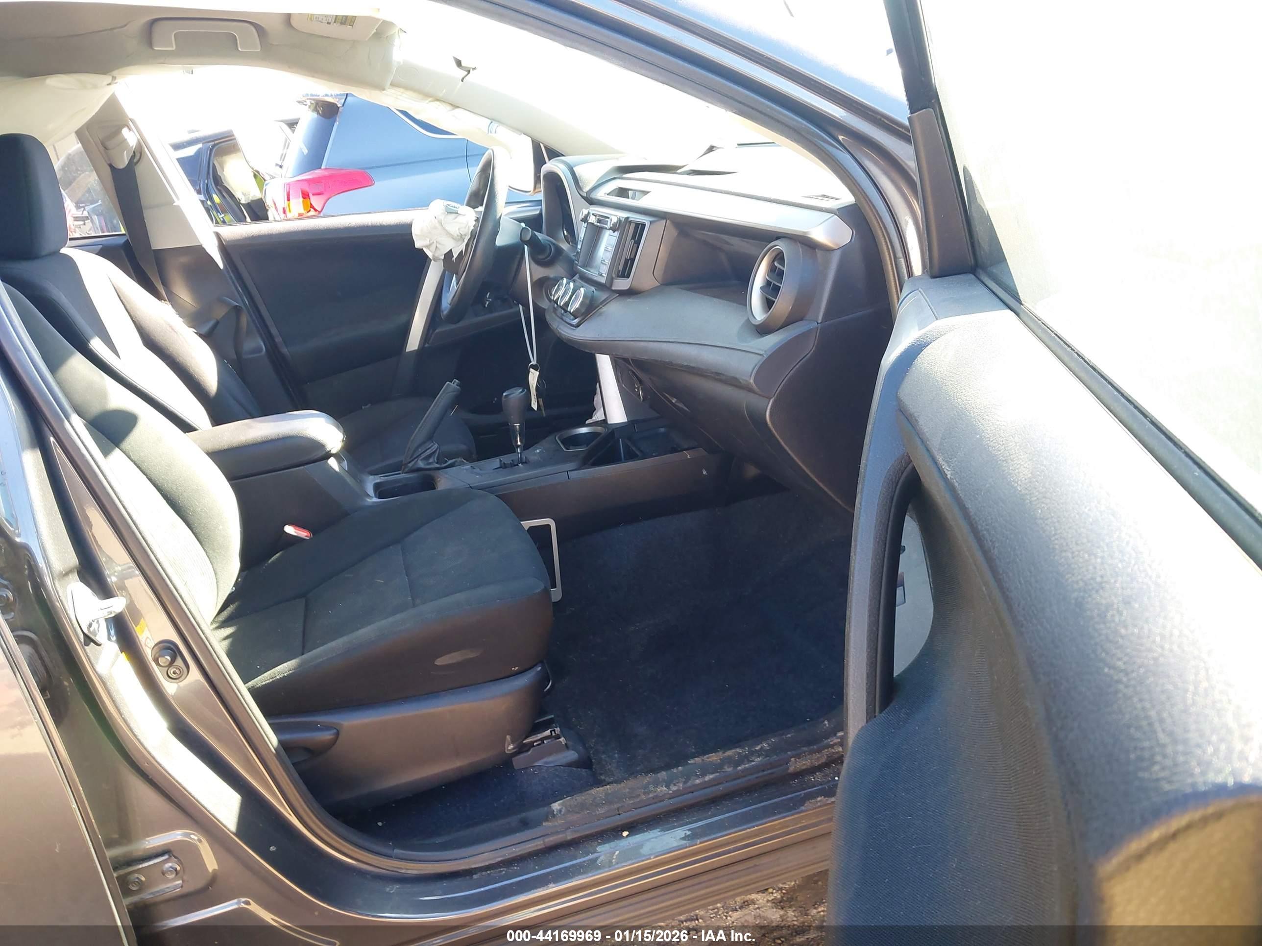 TOYOTA RAV4 image 5