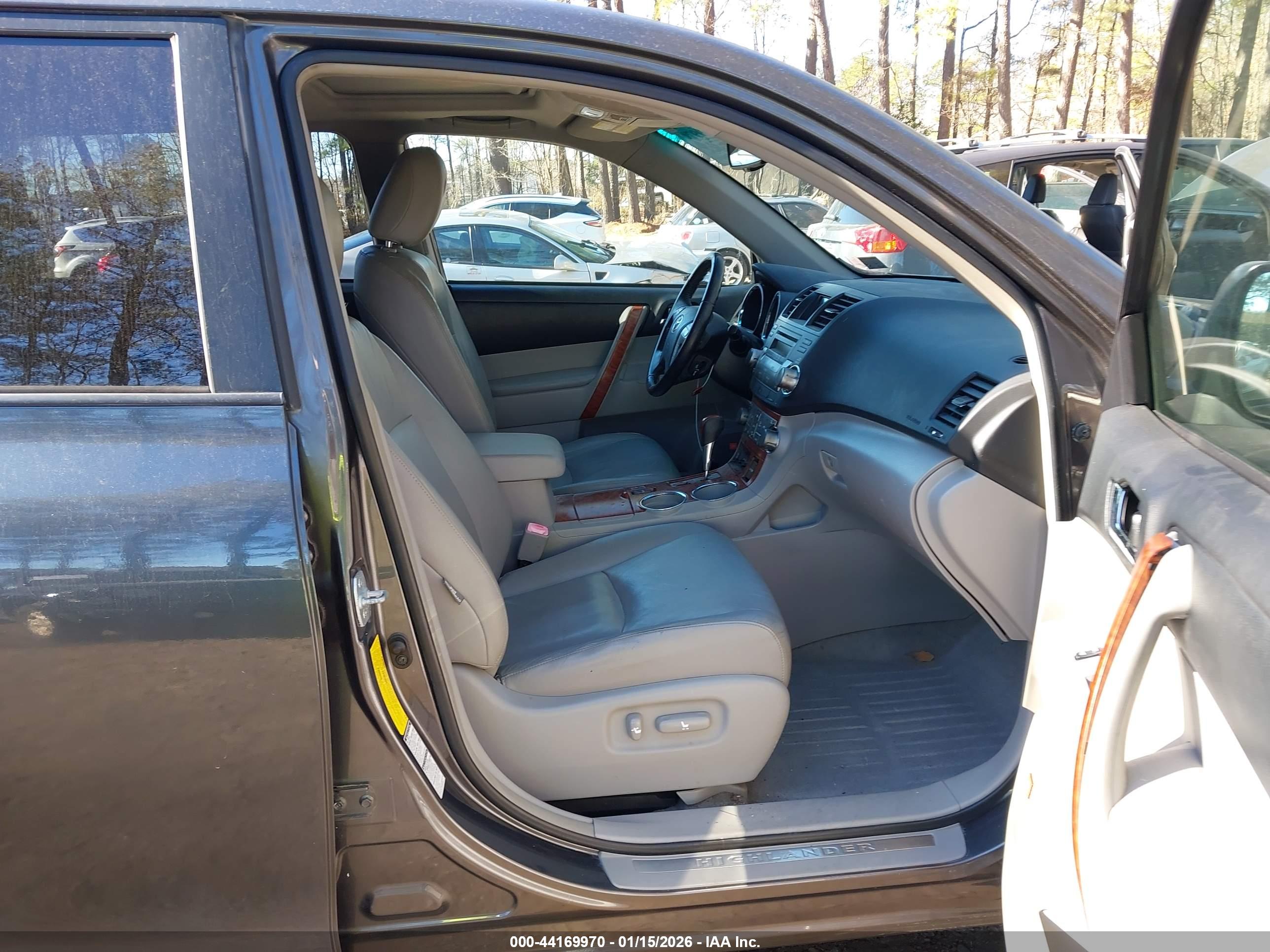TOYOTA HIGHLANDER image 5