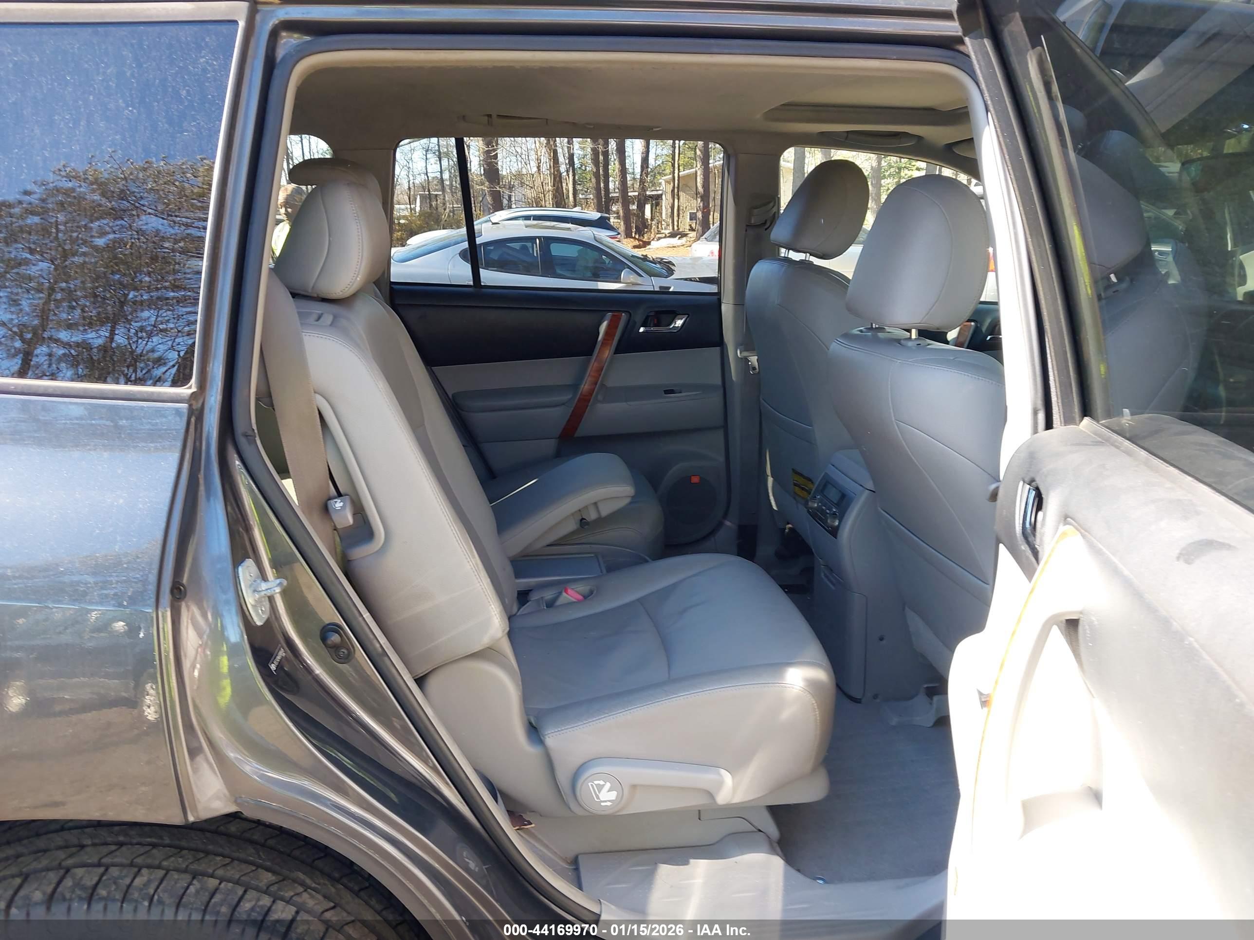 TOYOTA HIGHLANDER image 8