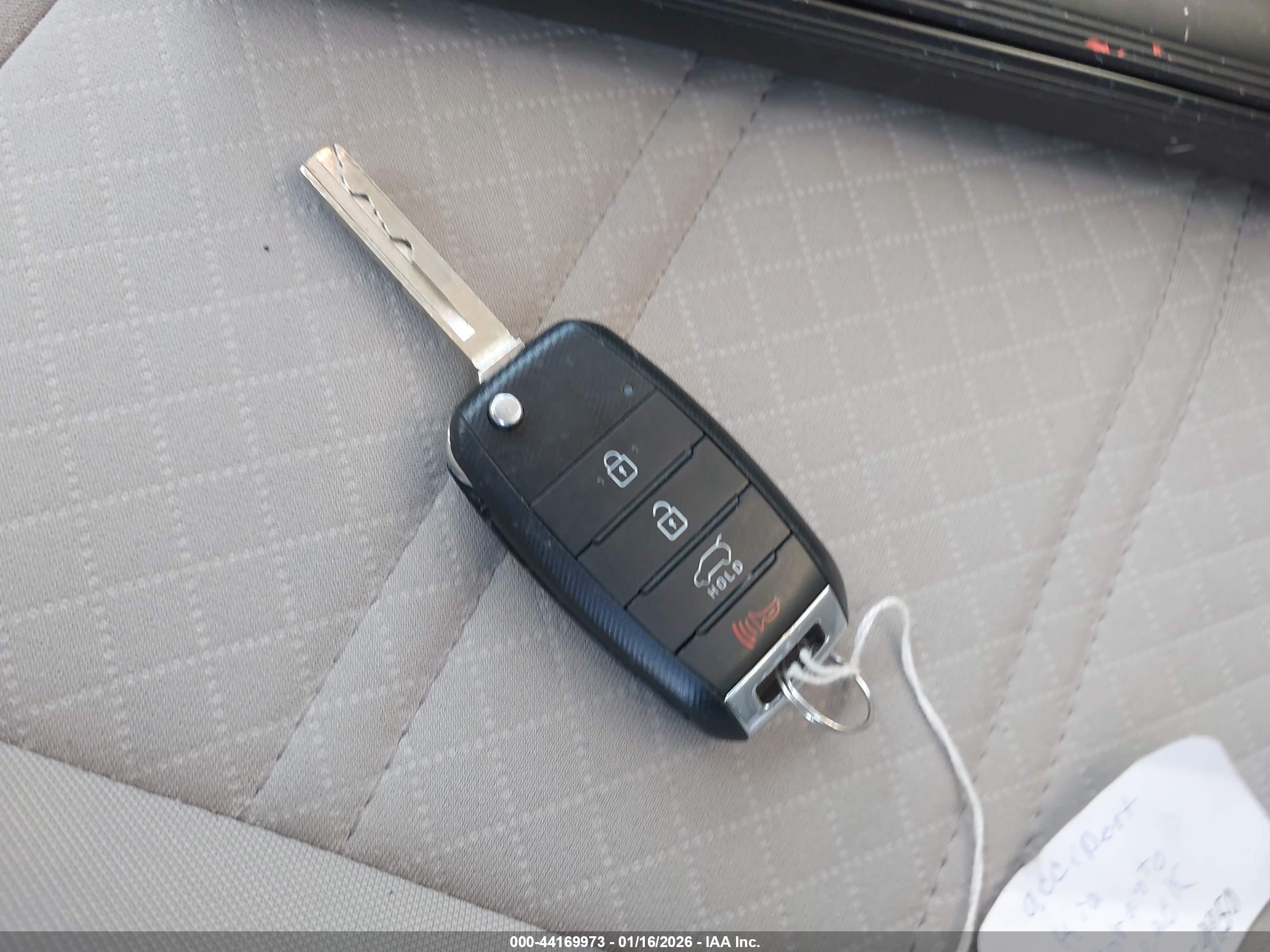 KIA SORENTO image 11