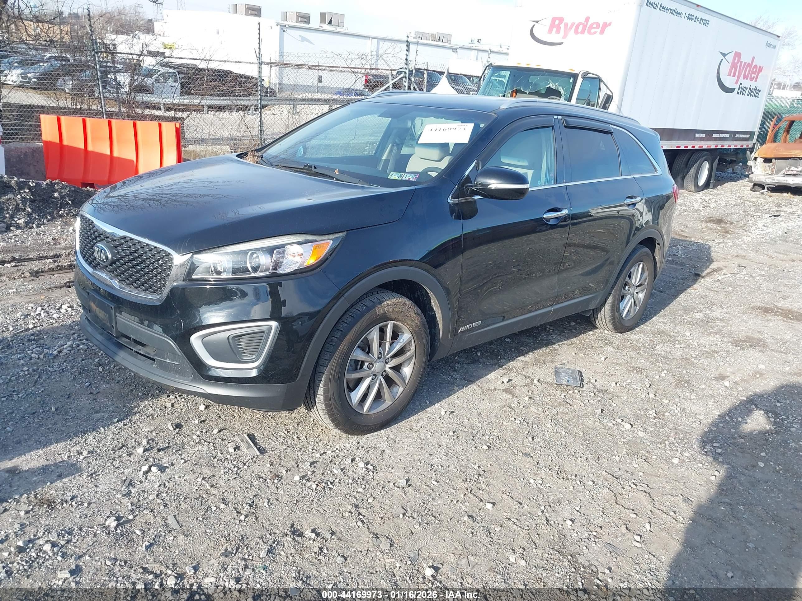 KIA SORENTO image 2