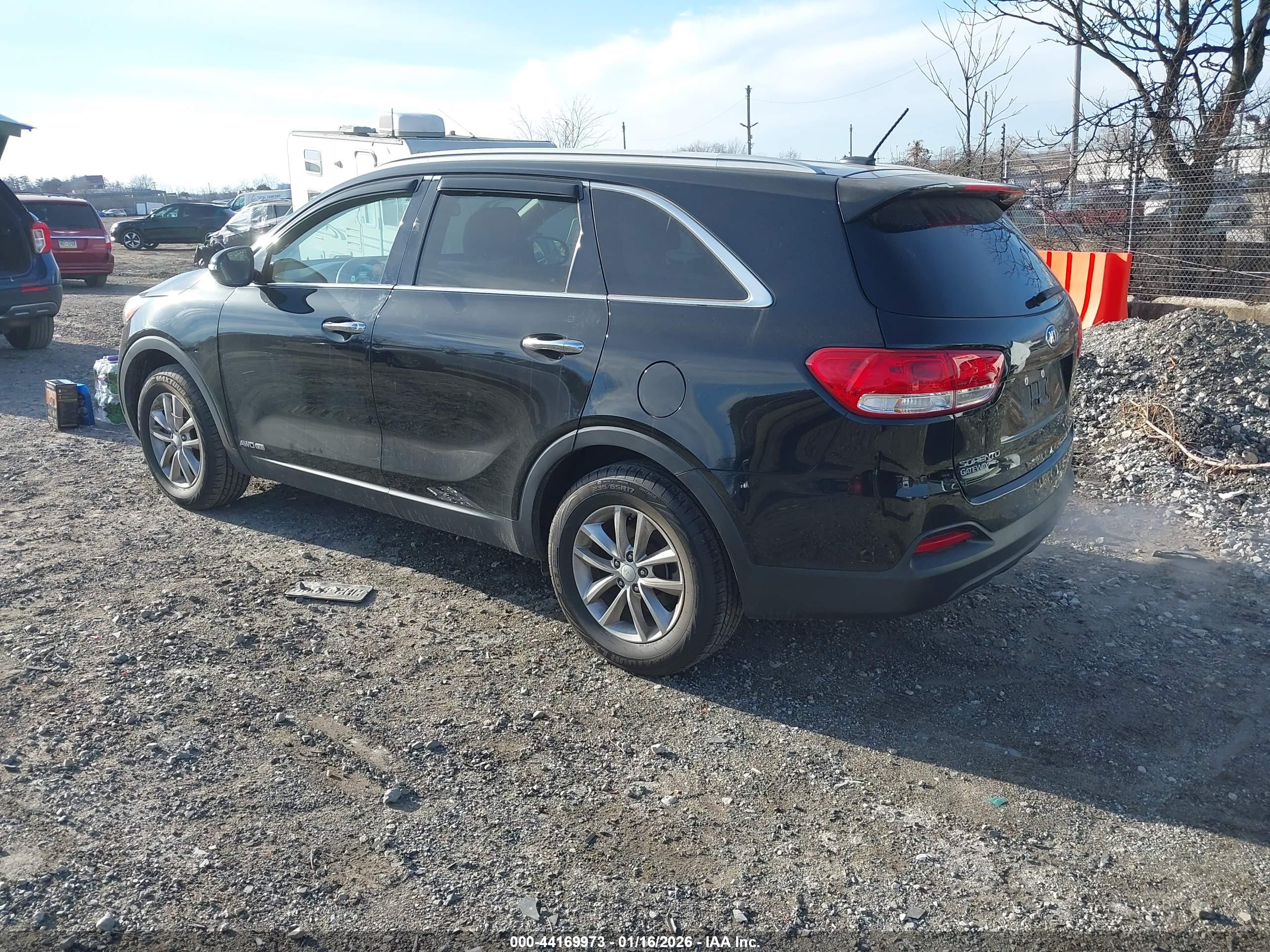 KIA SORENTO image 3