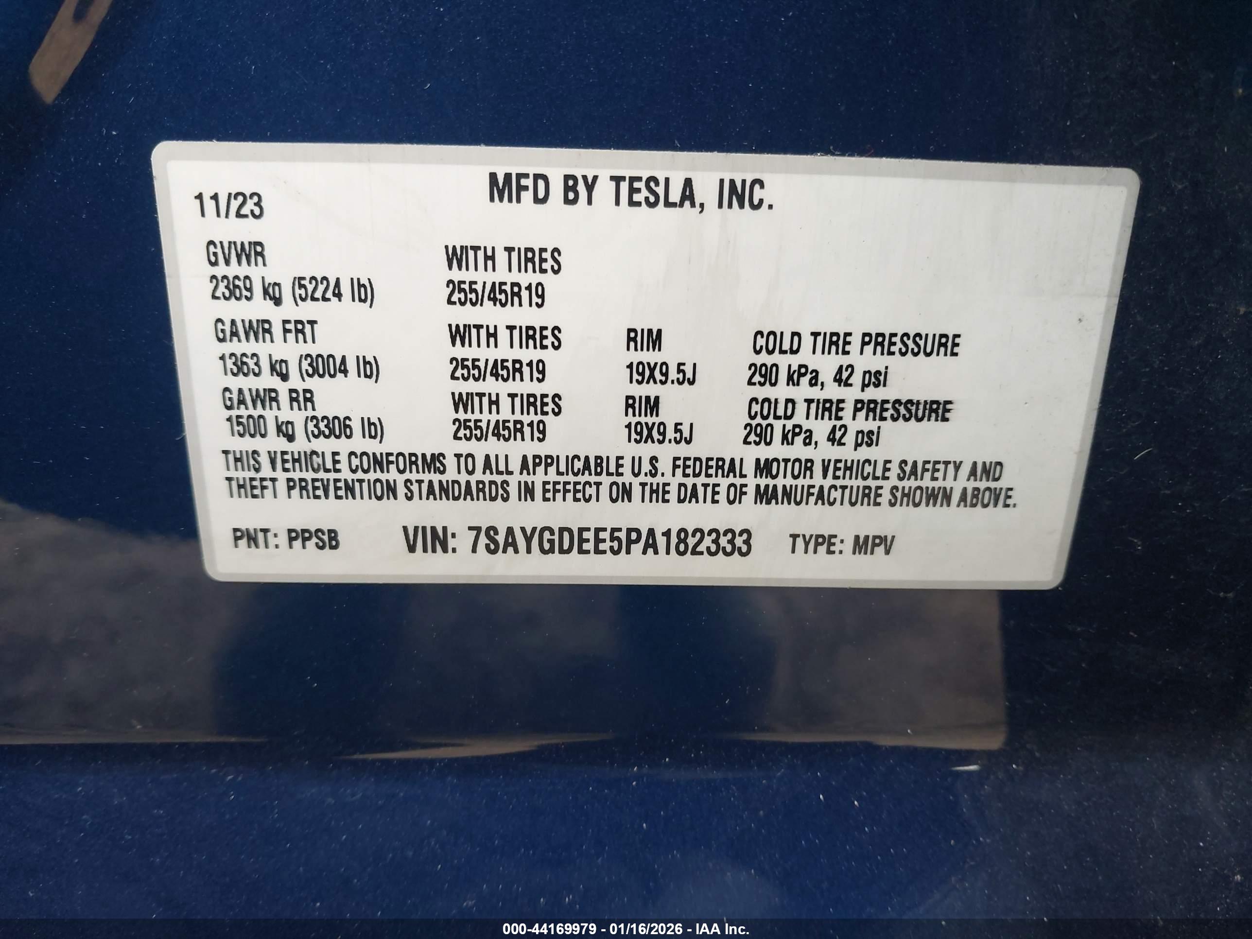 TESLA MODEL image 9