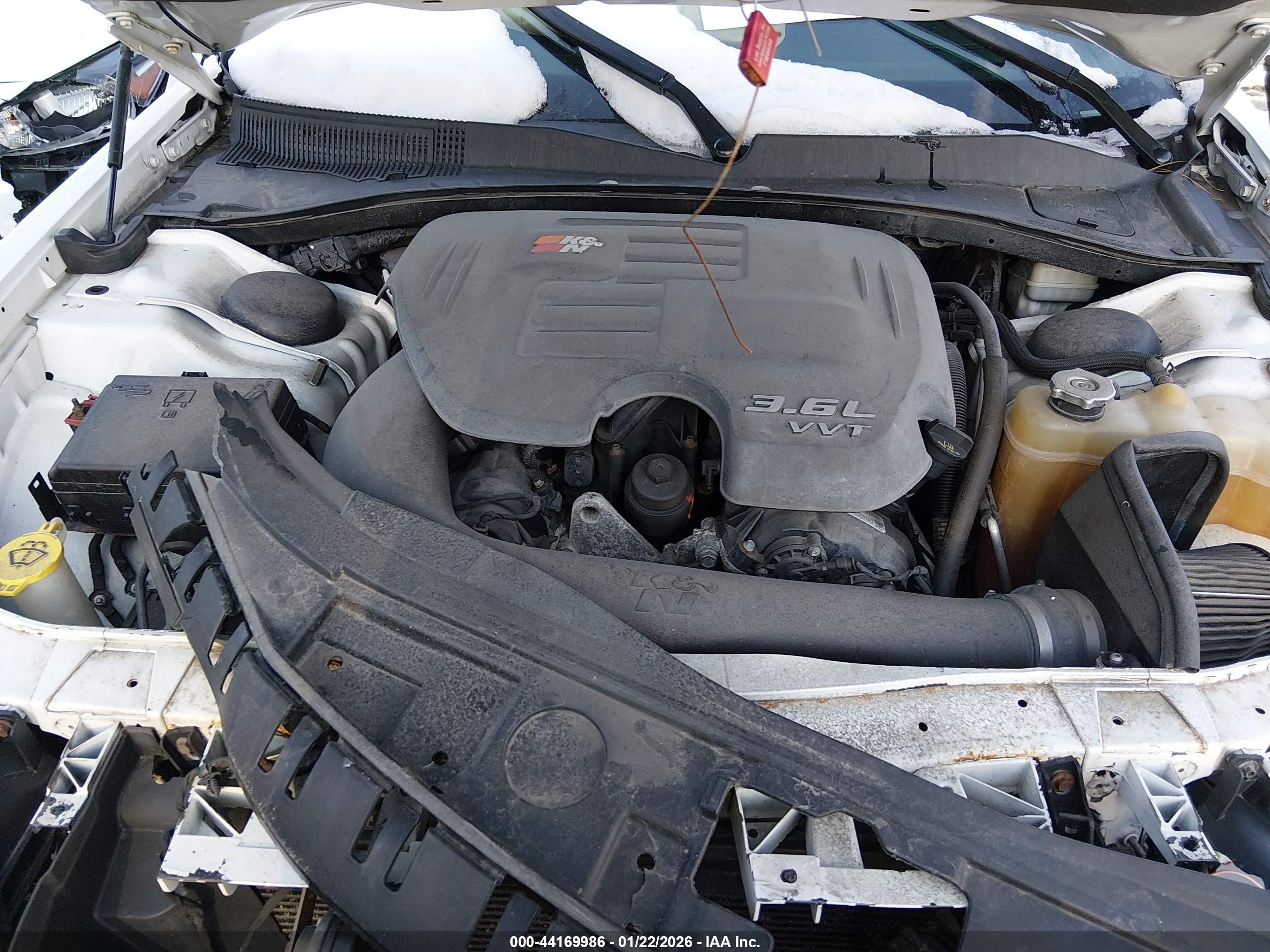 CHRYSLER 300 image 10